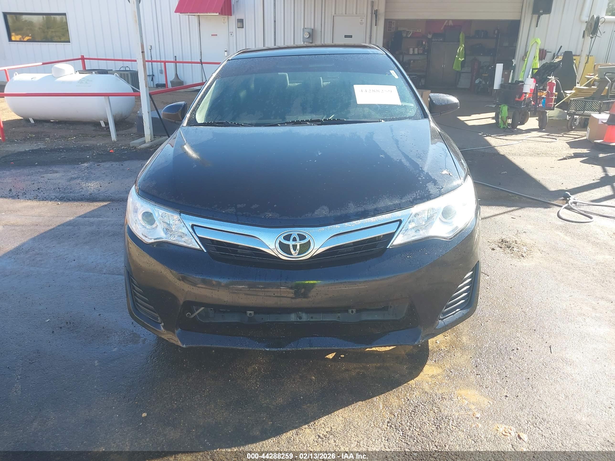 TOYOTA CAMRY image 6