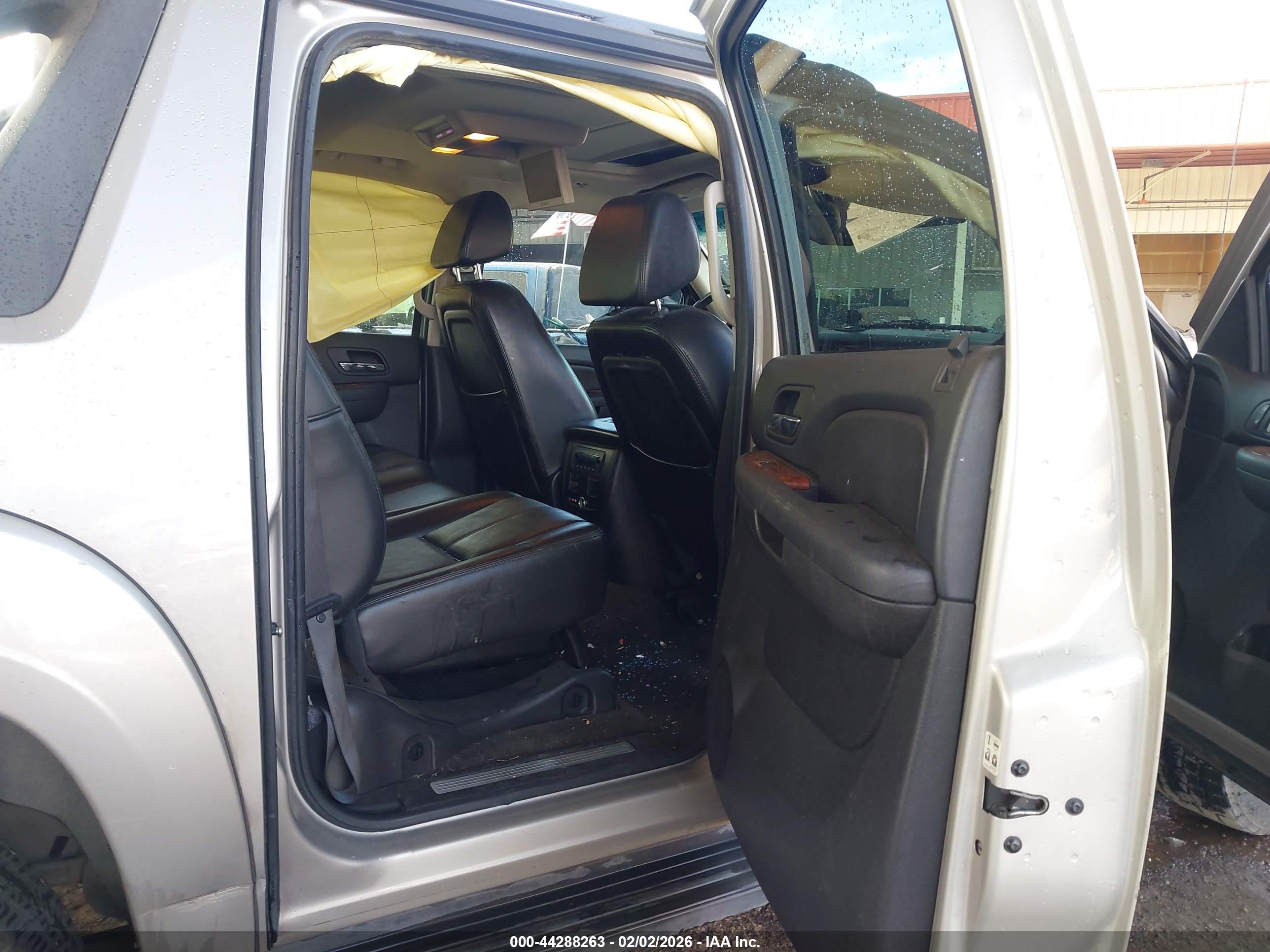 CHEVROLET AVALANCHE image 8