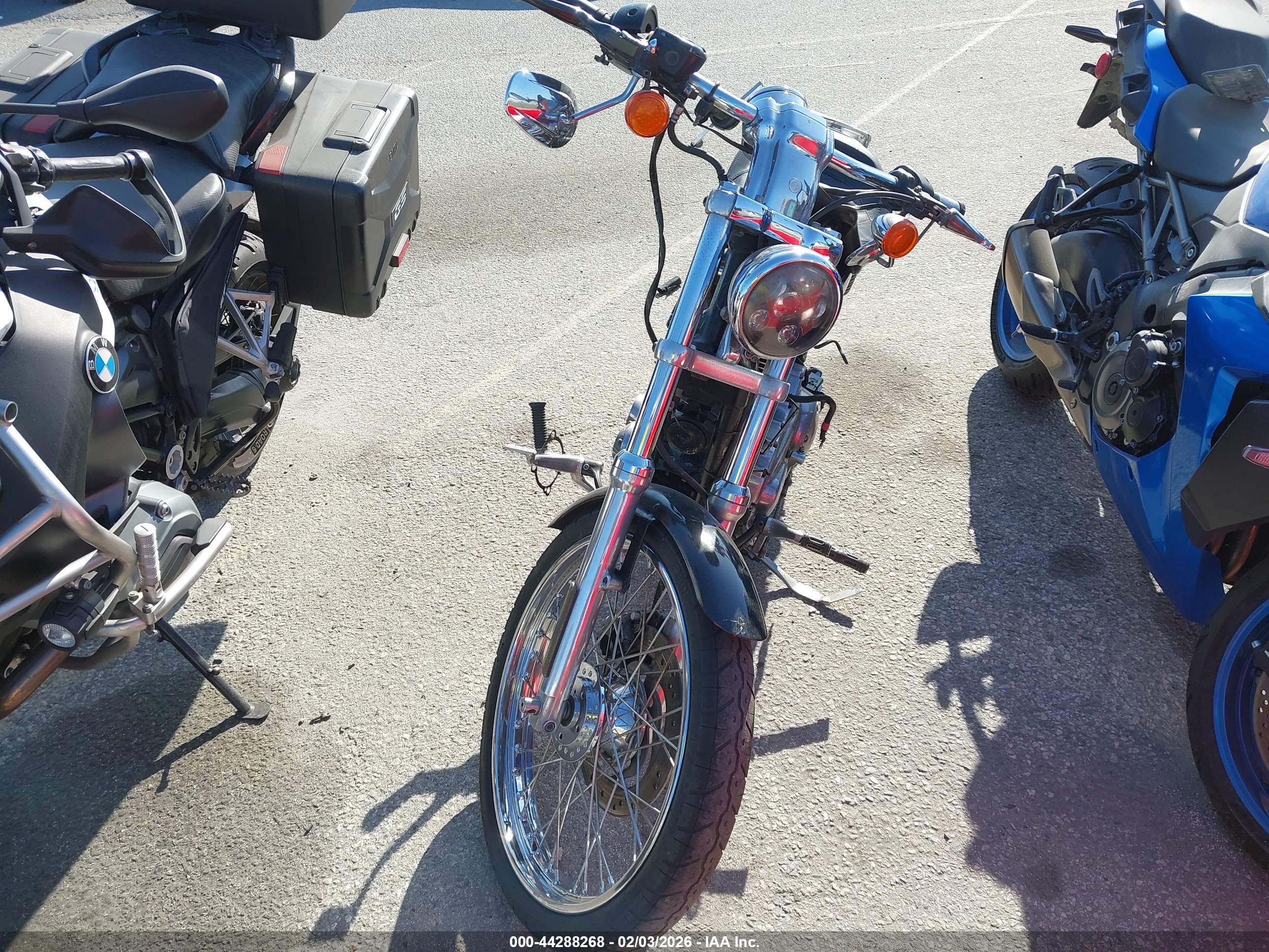 HARLEY-DAVIDSON XL883 image 5