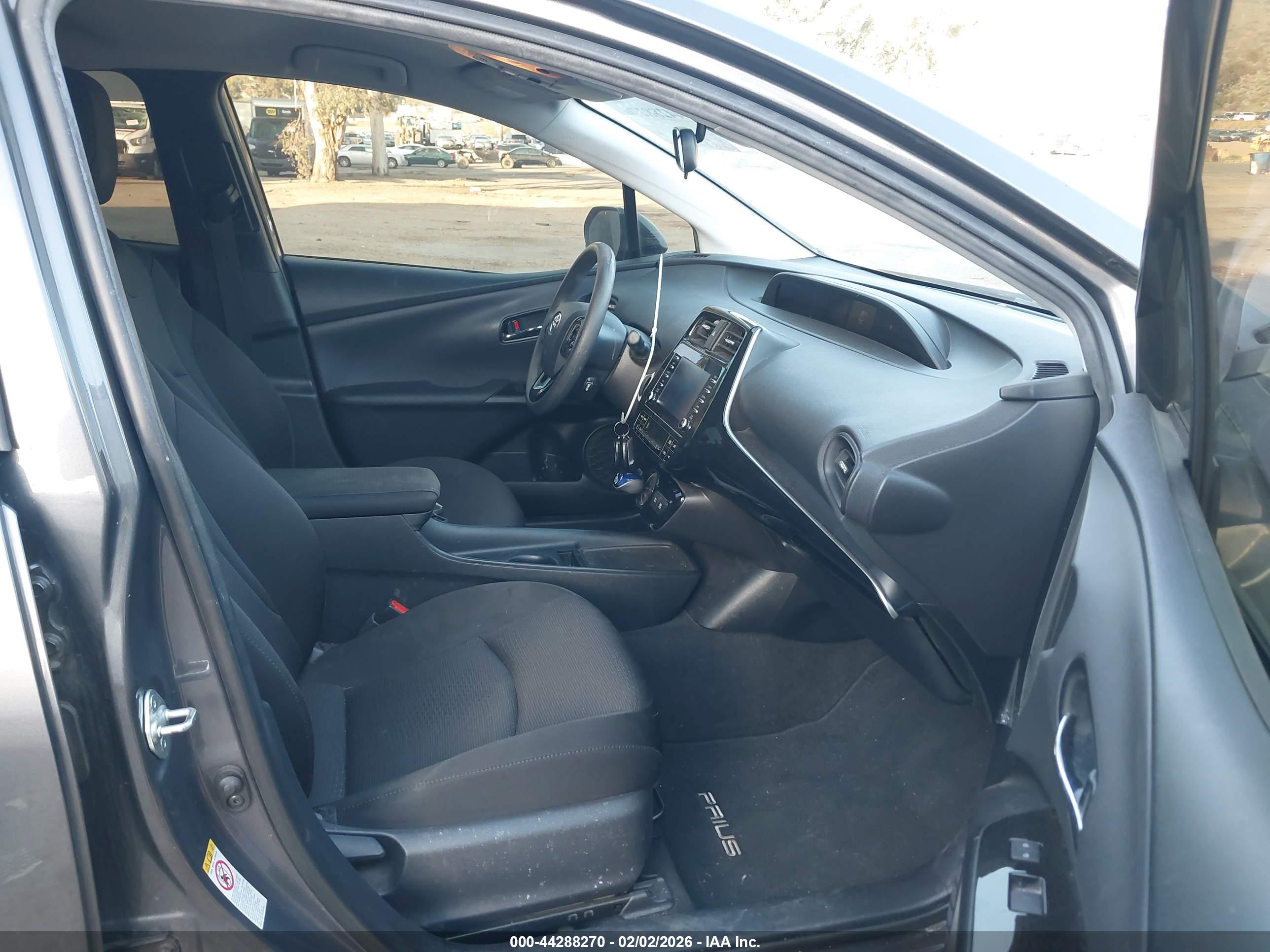 TOYOTA PRIUS image 5