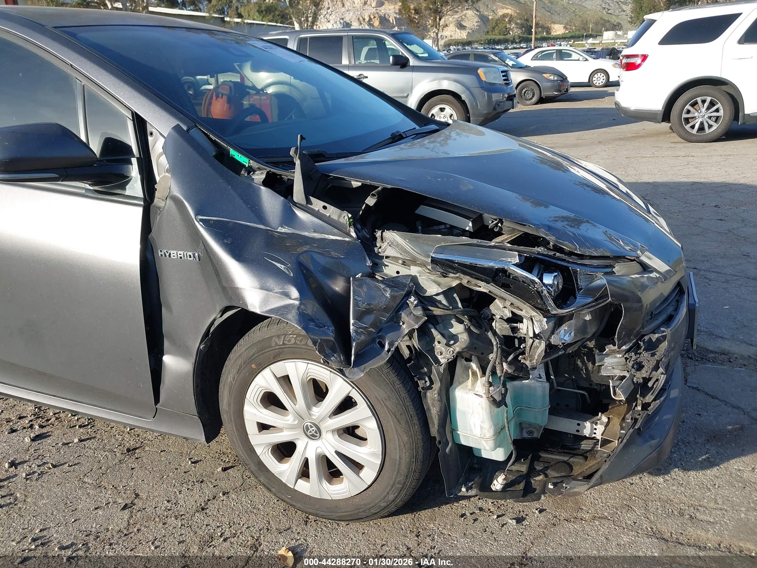 TOYOTA PRIUS image 6