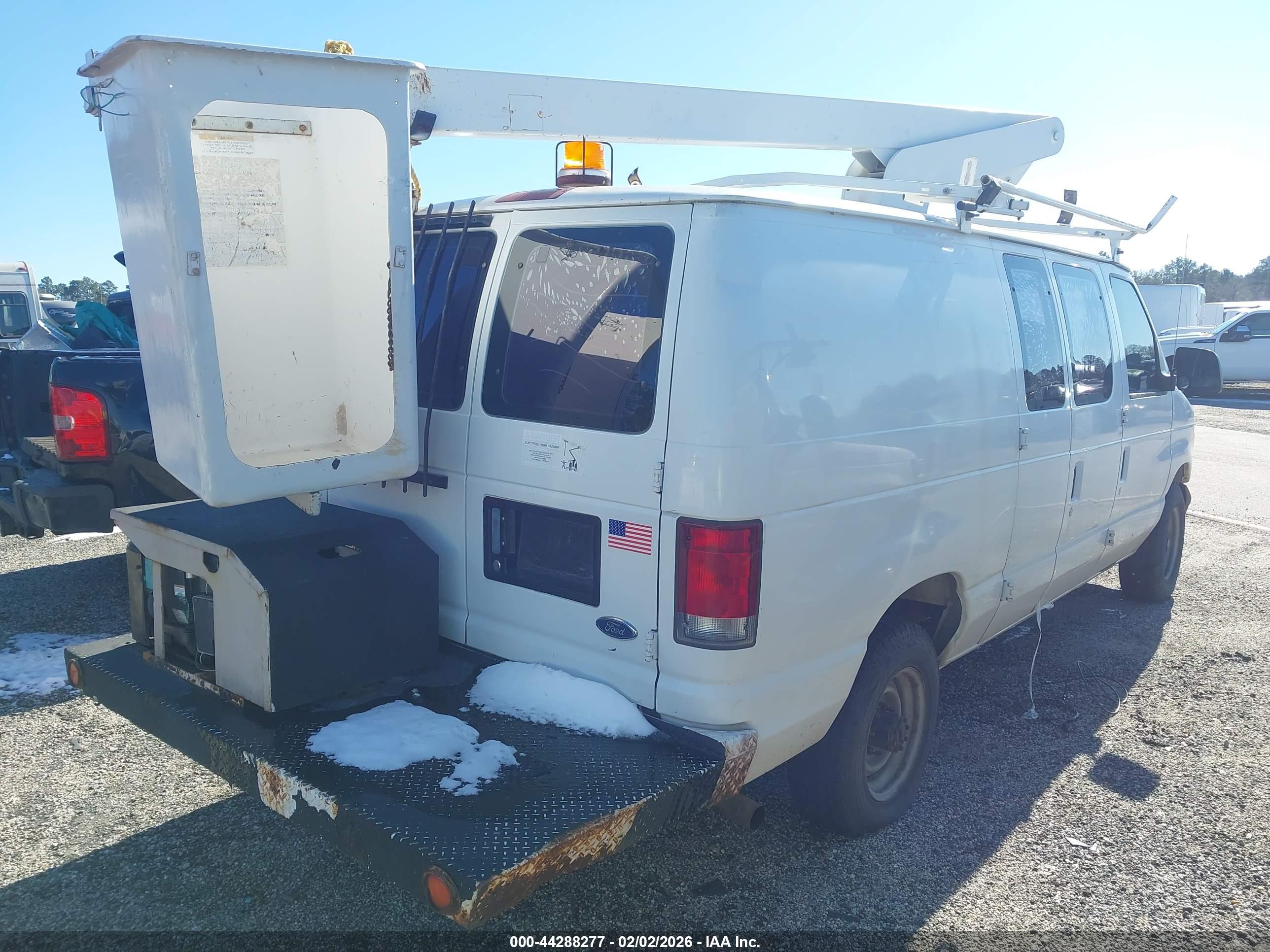 FORD E-350 image 4