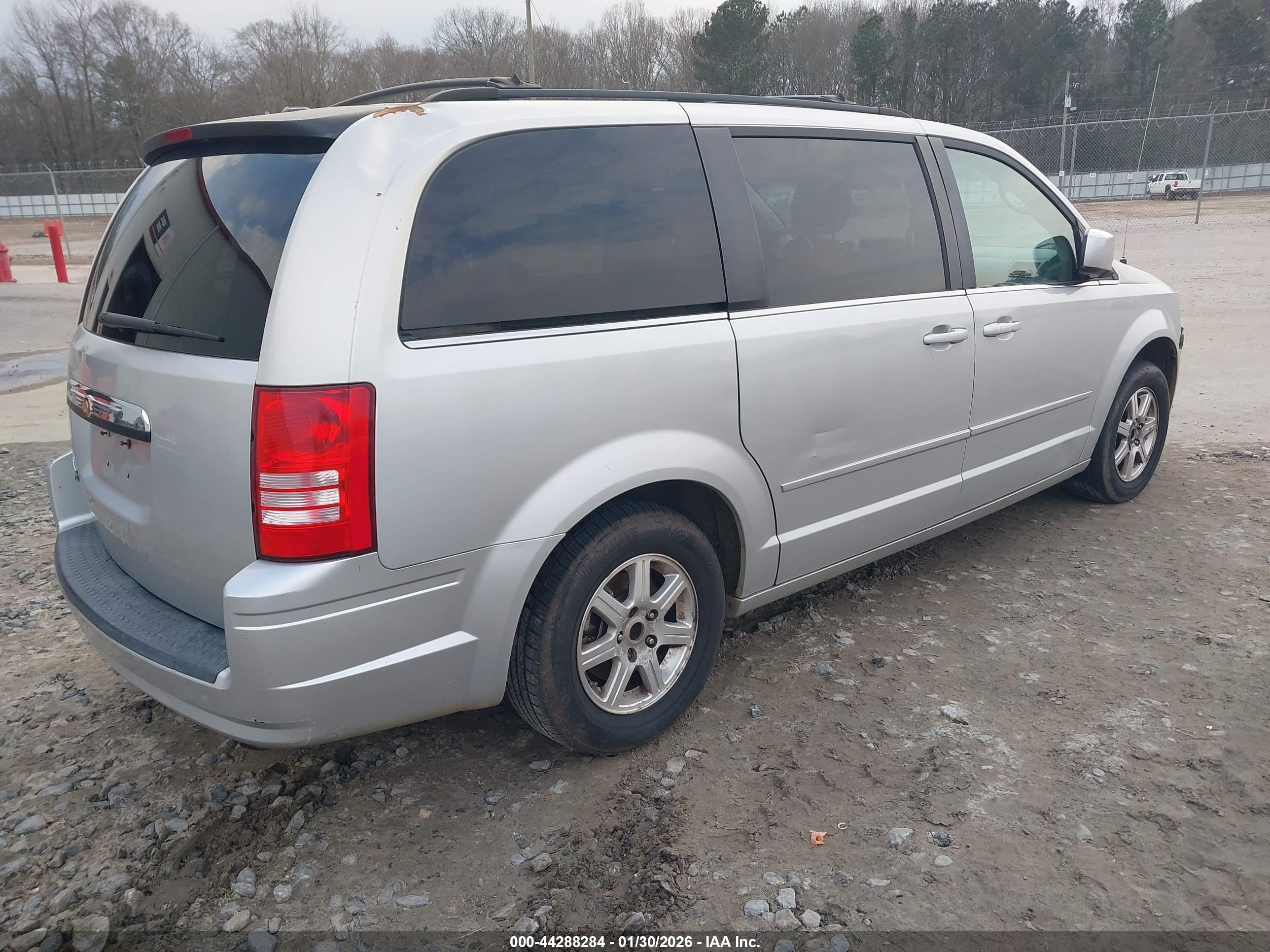CHRYSLER TOWN image 4