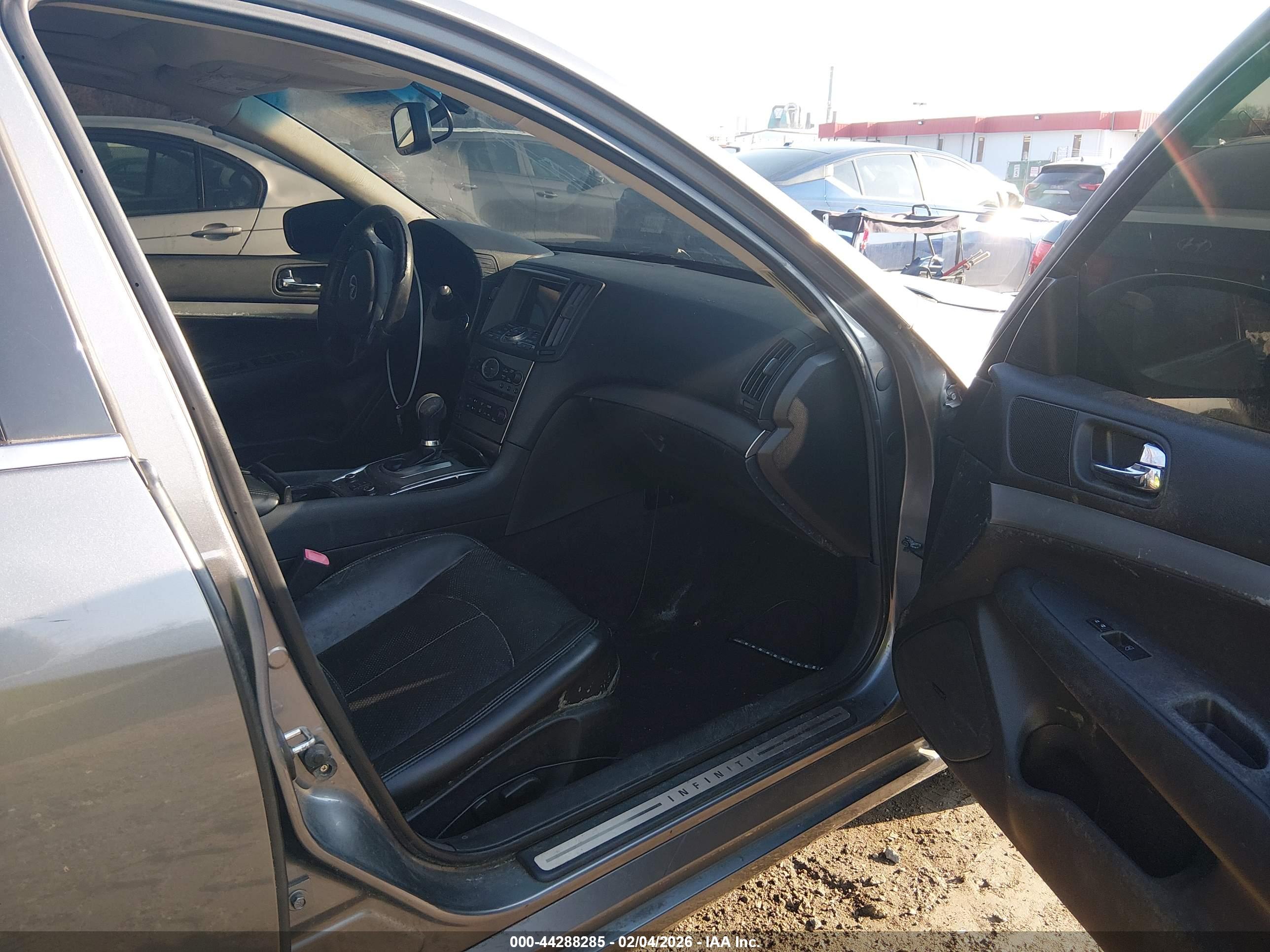 INFINITI G37X image 5
