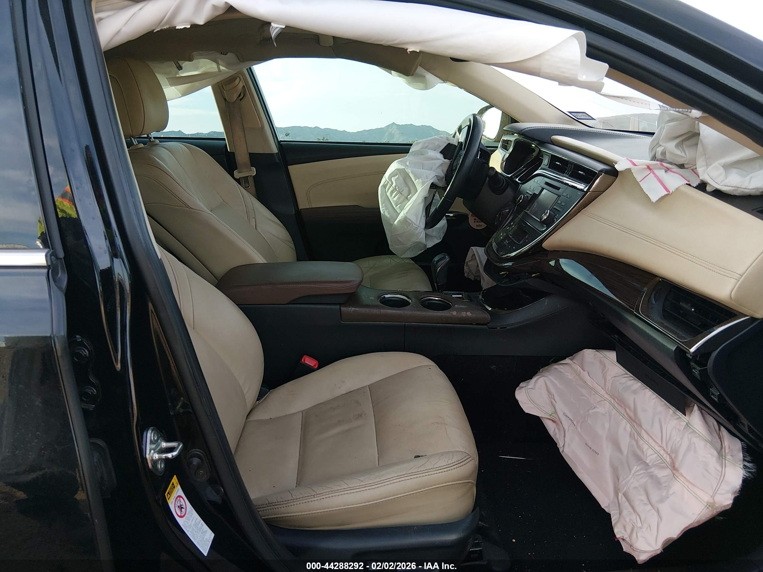 TOYOTA AVALON image 5