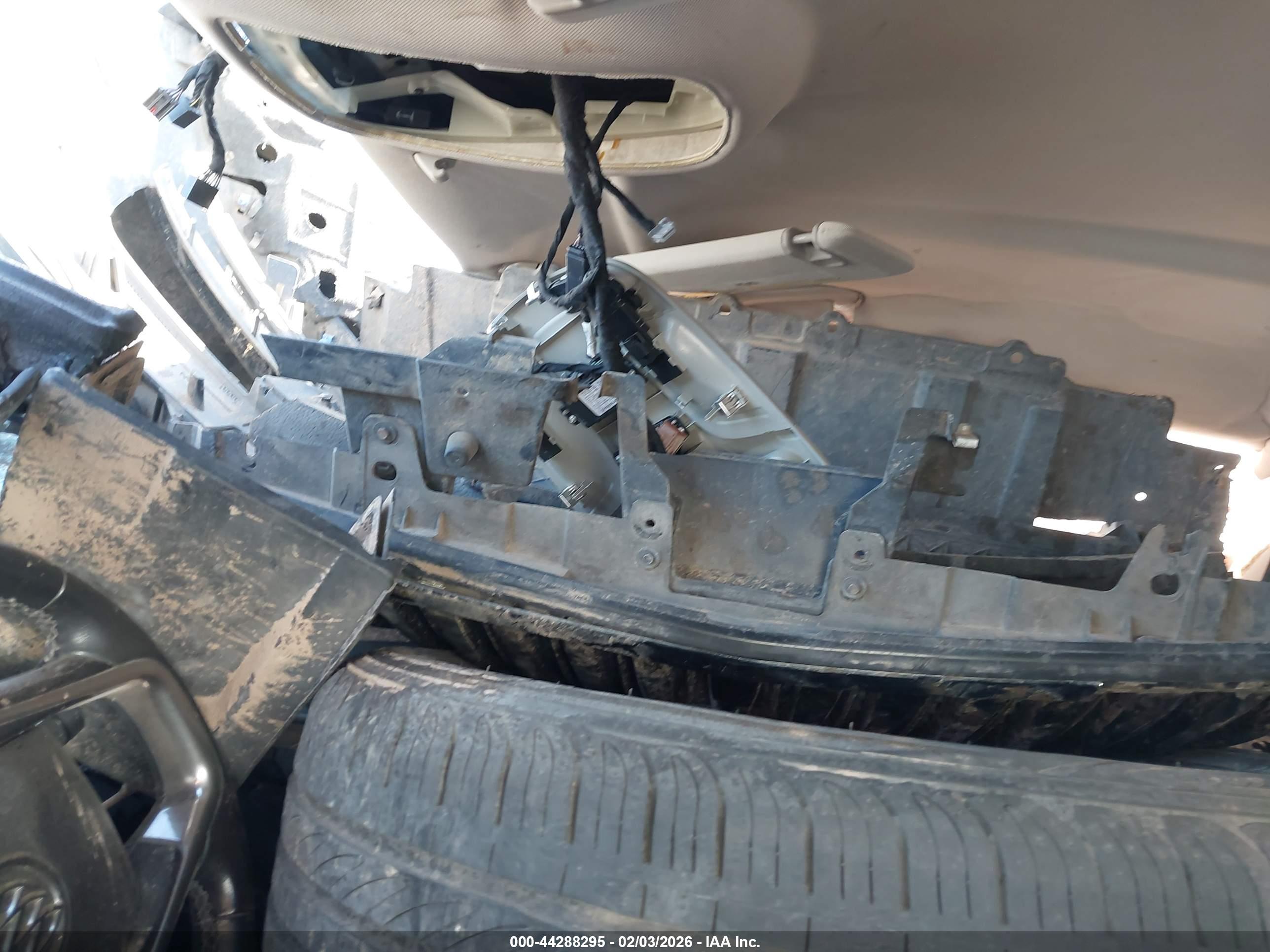 BUICK LACROSSE image 5