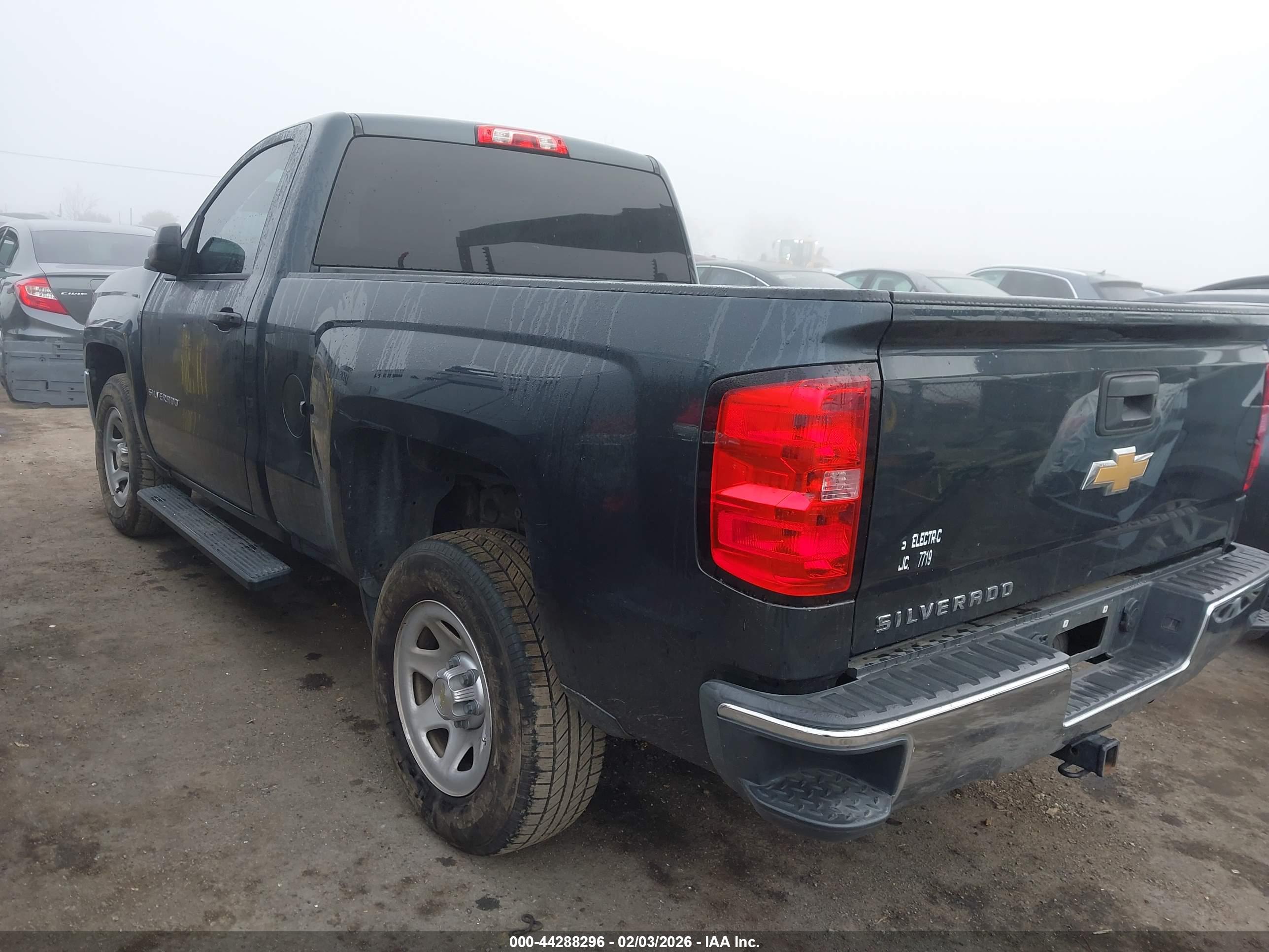 CHEVROLET SILVERADO image 3