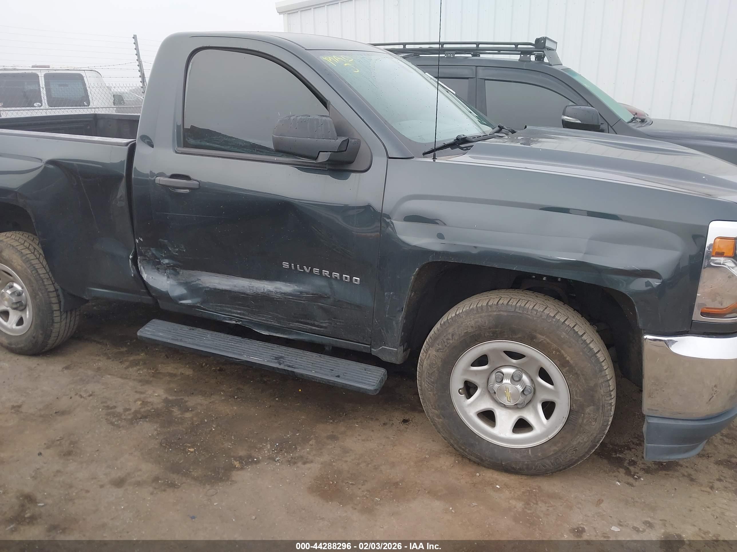 CHEVROLET SILVERADO image 6