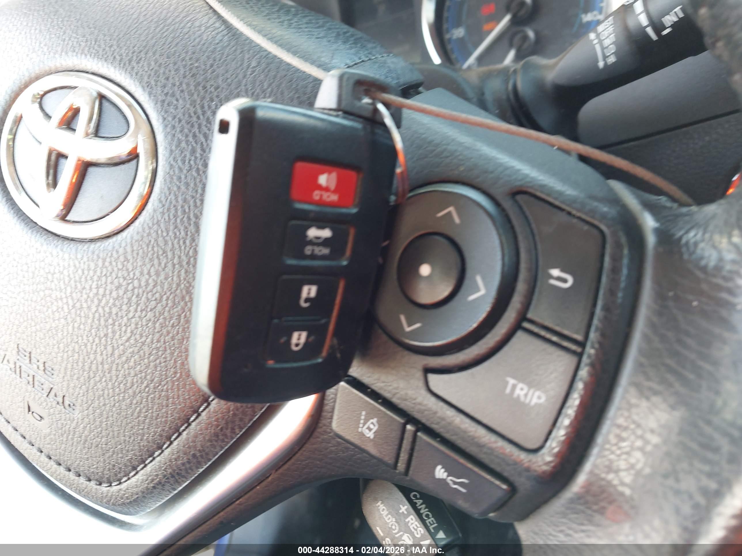 TOYOTA COROLLA image 11