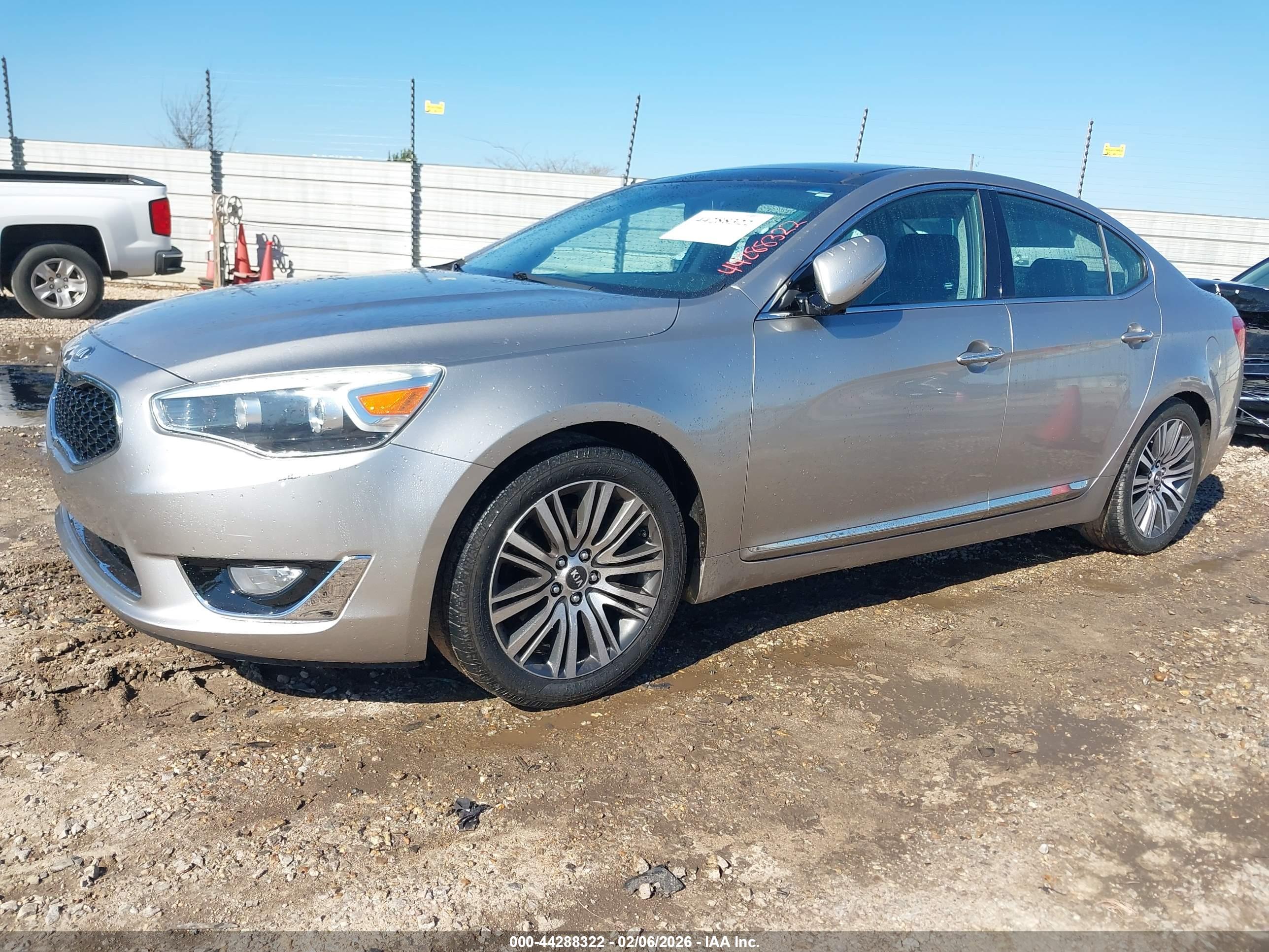 KIA CADENZA image 2