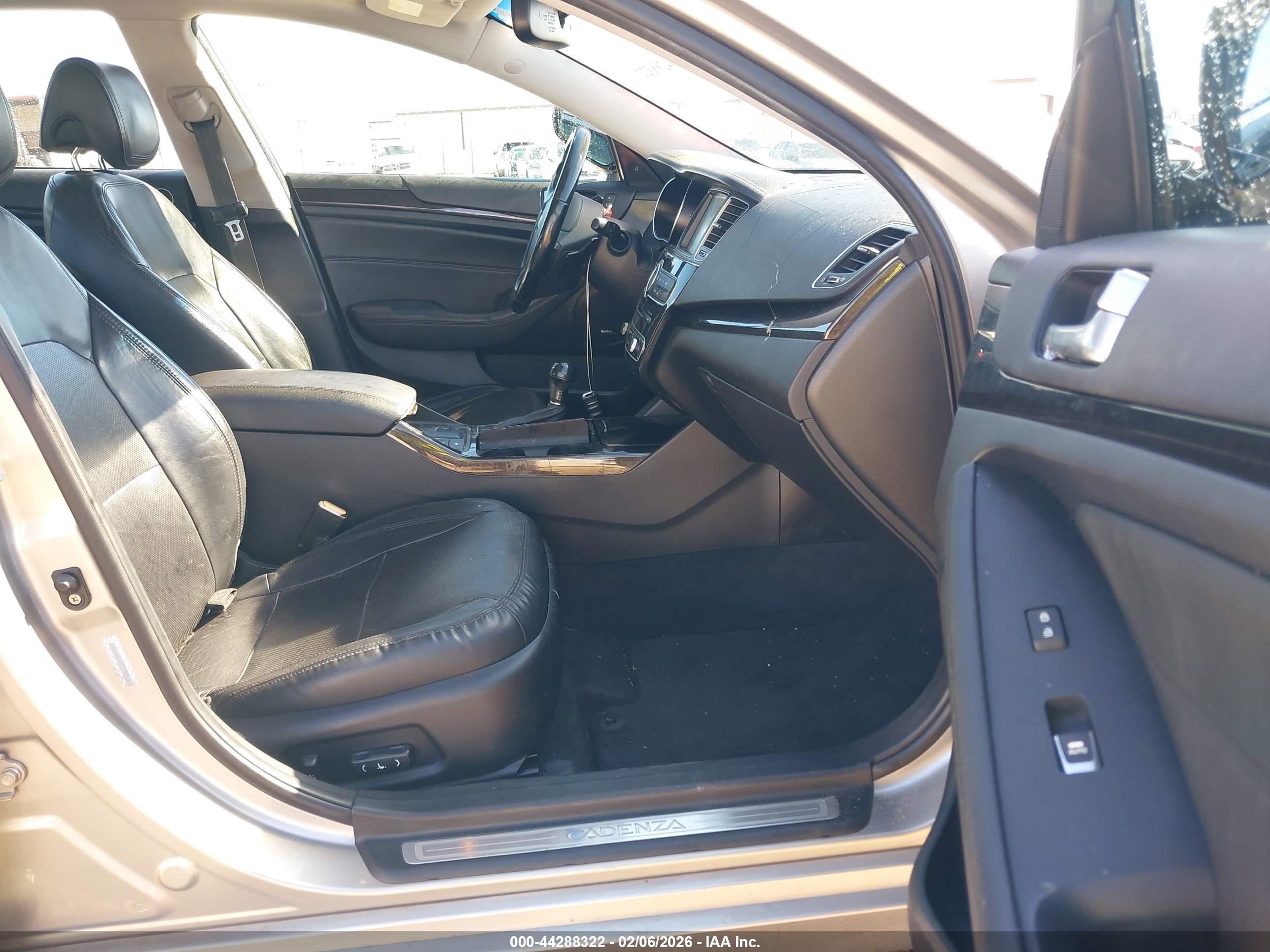 KIA CADENZA image 5