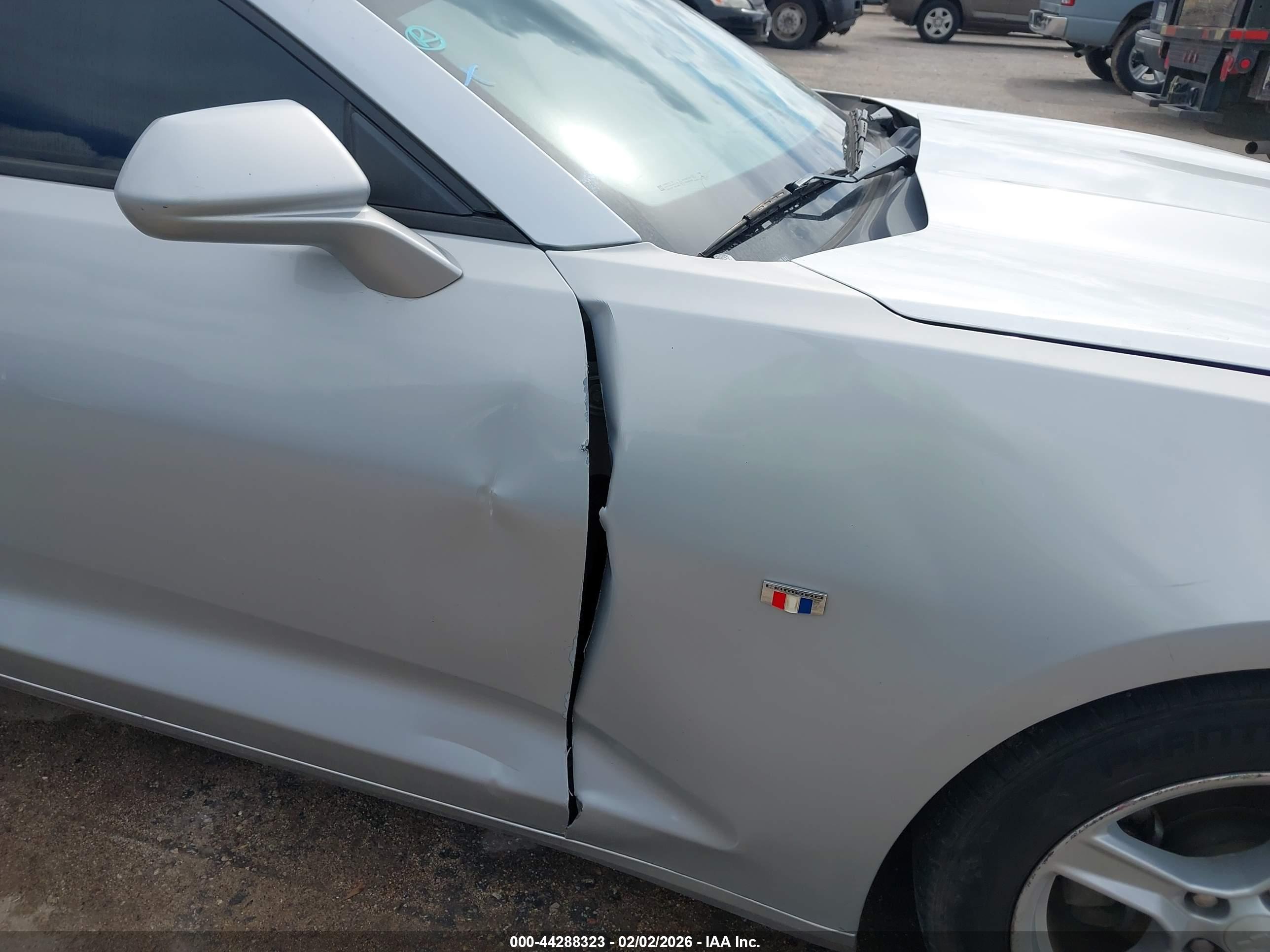 CHEVROLET CAMARO image 6