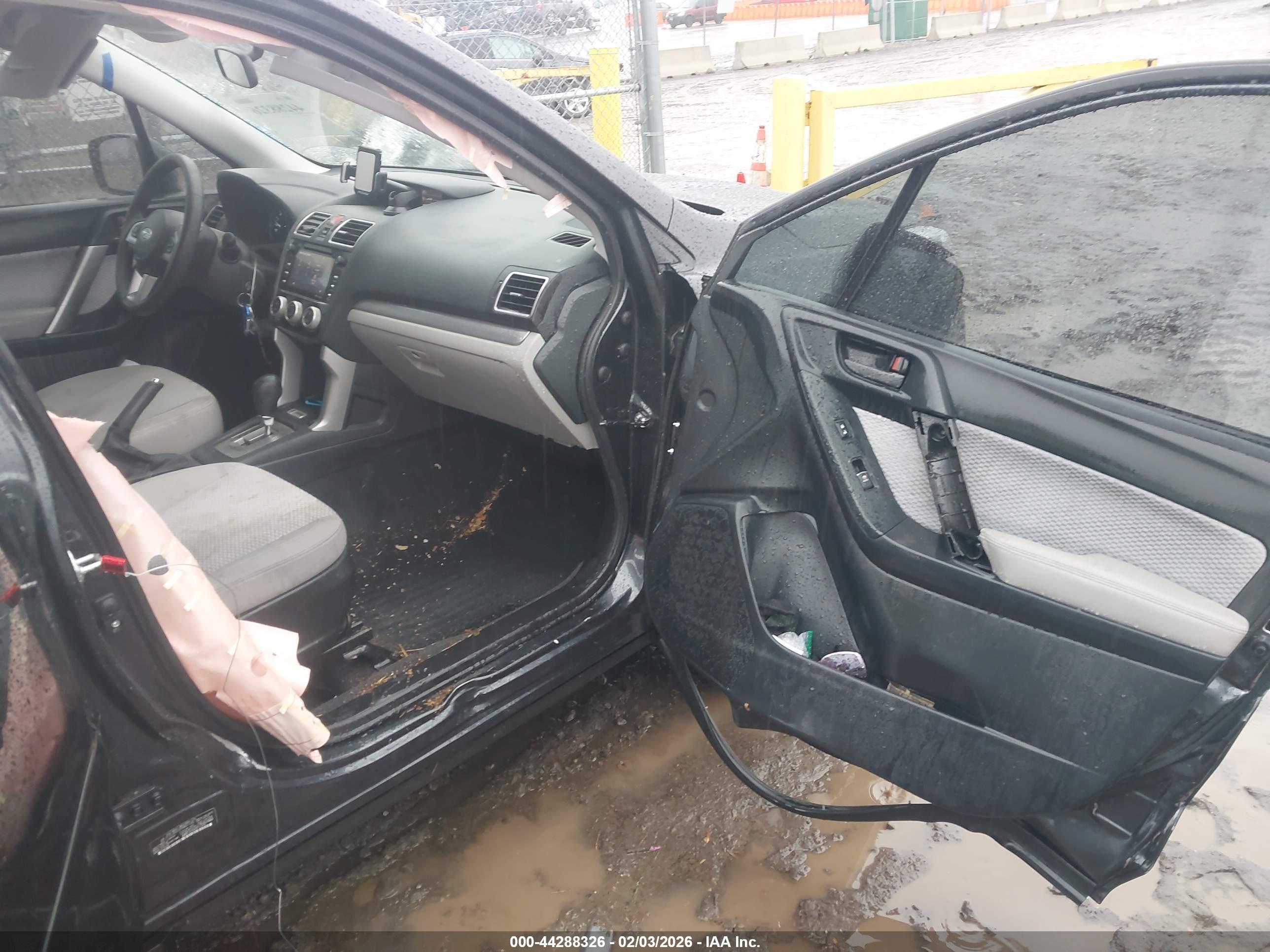 SUBARU FORESTER image 5
