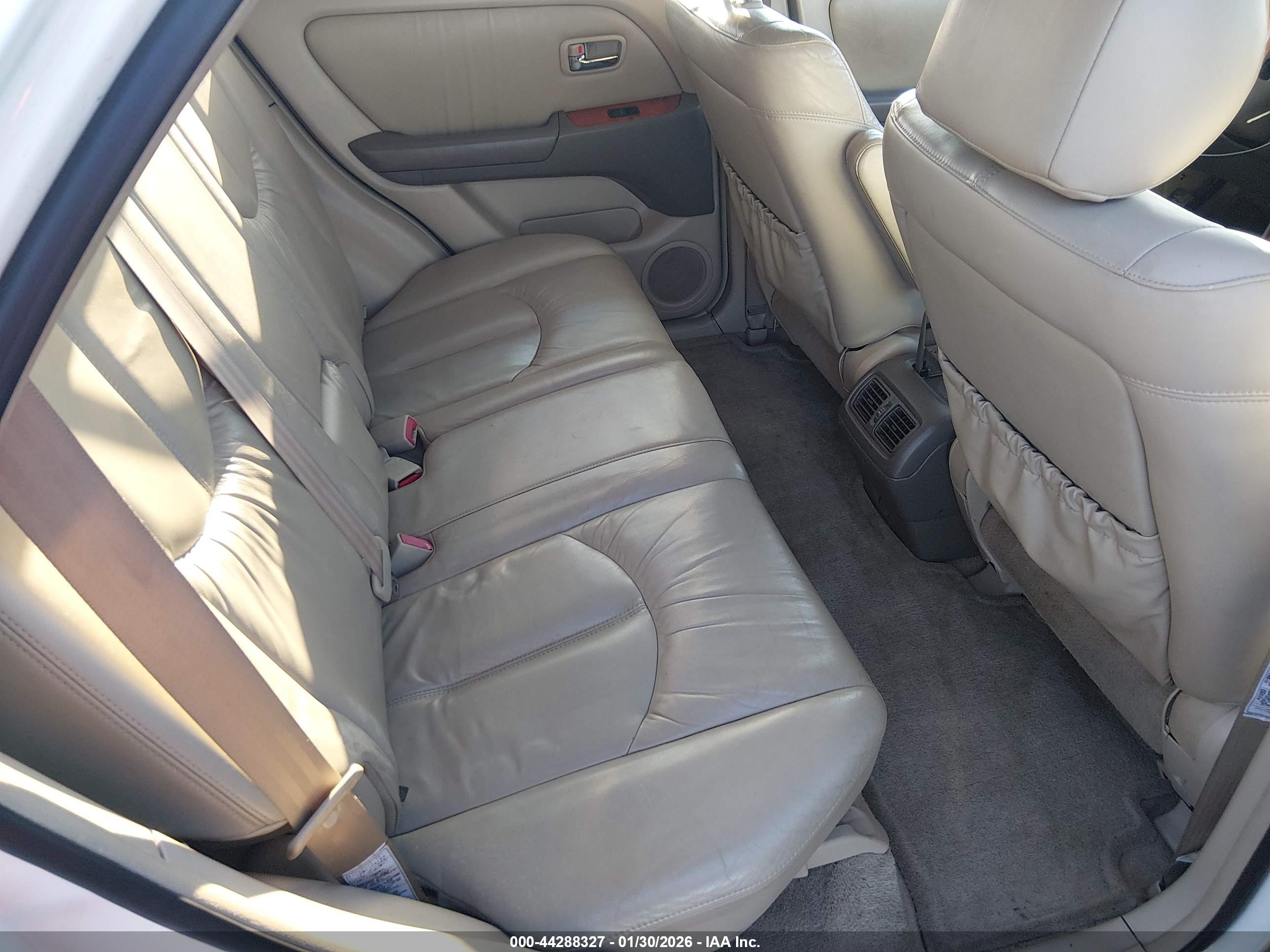 LEXUS RX image 8