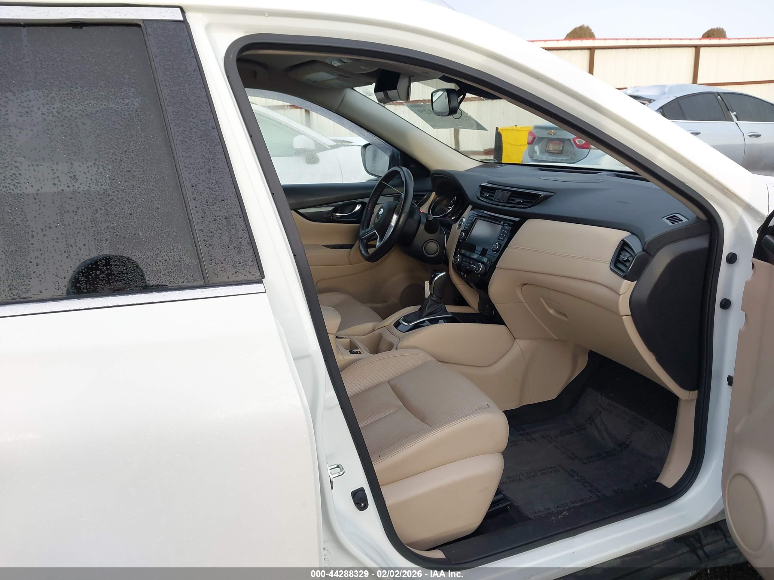NISSAN ROGUE image 5