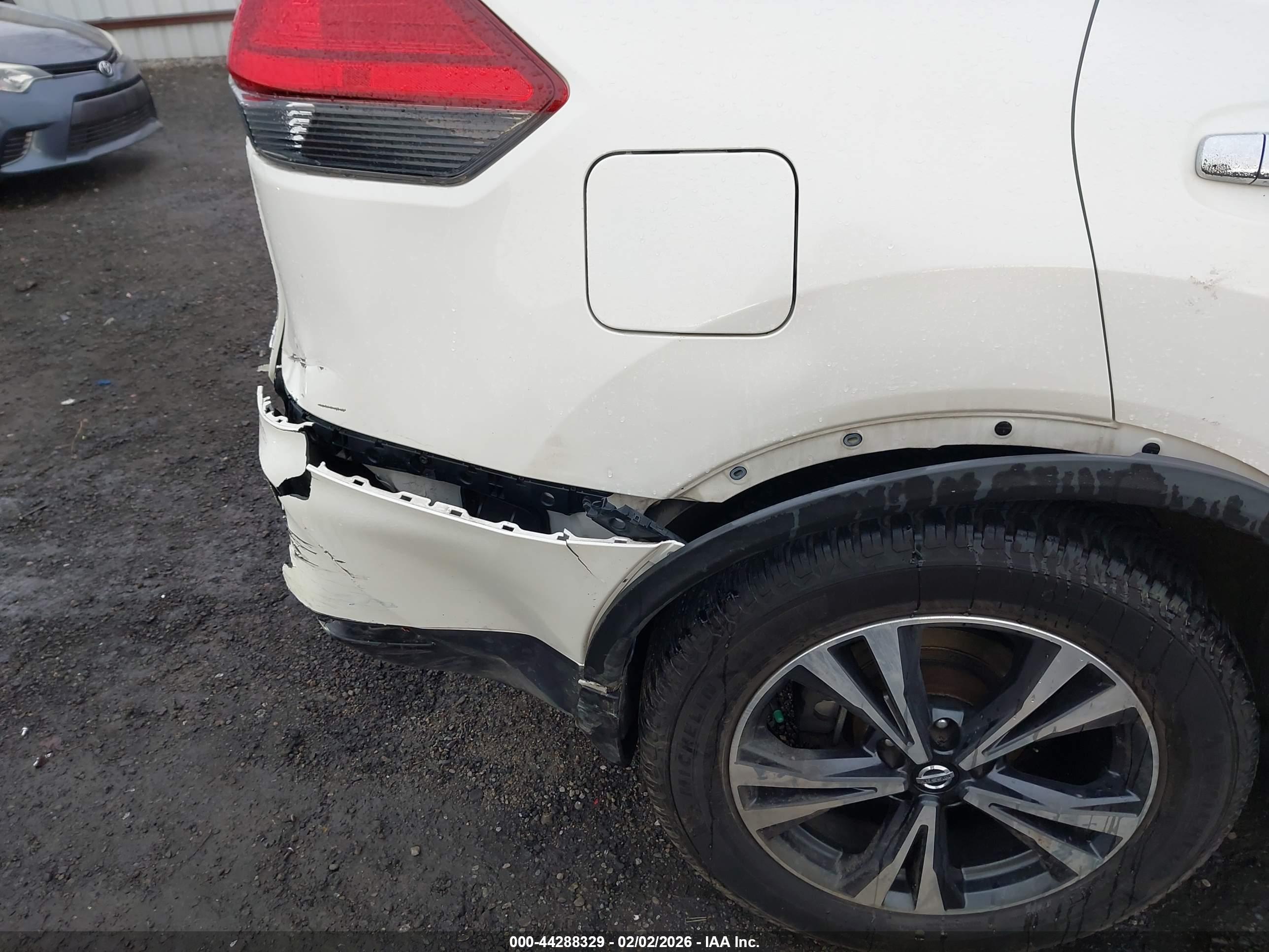 NISSAN ROGUE image 6
