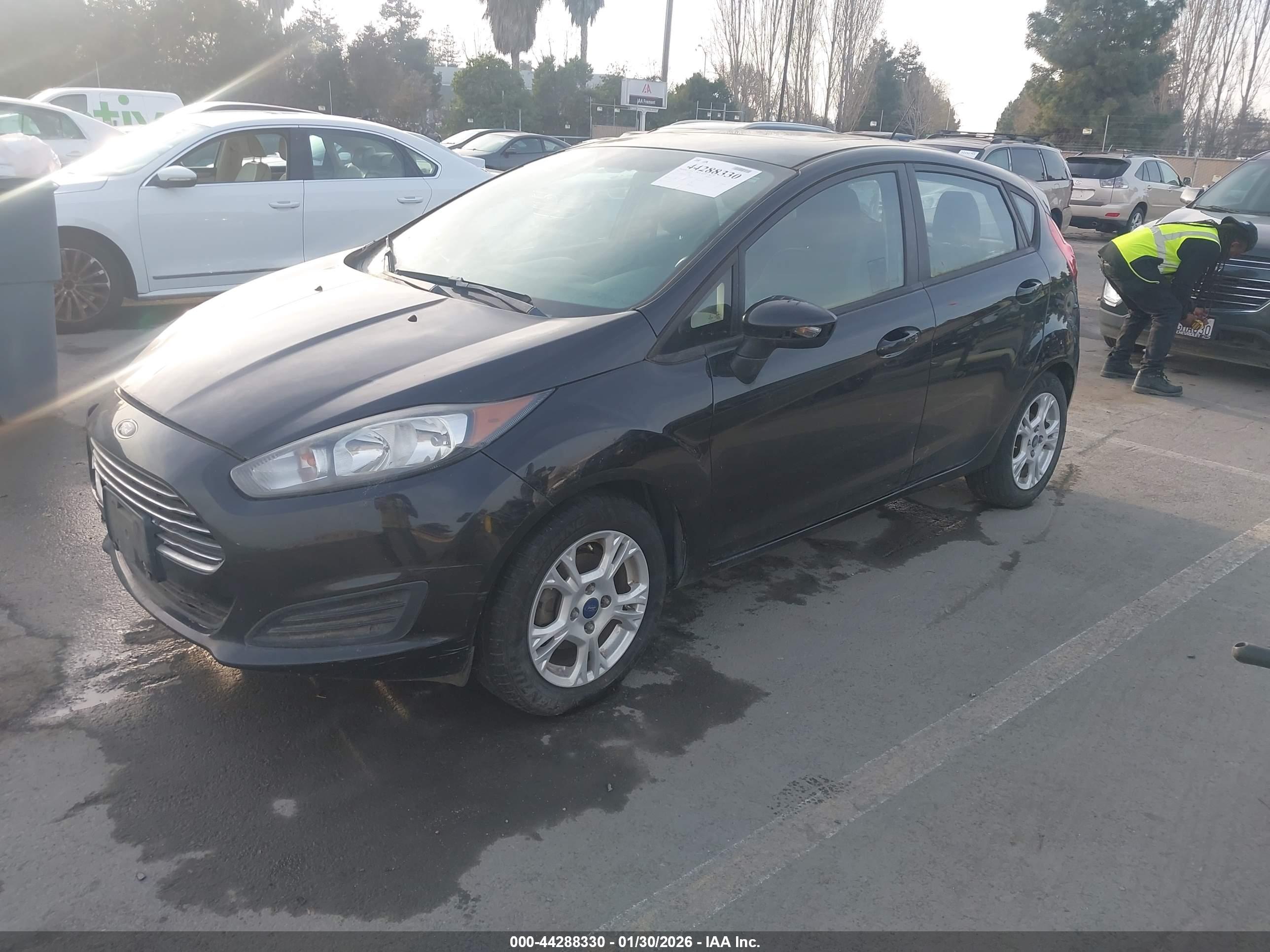 FORD FIESTA image 2