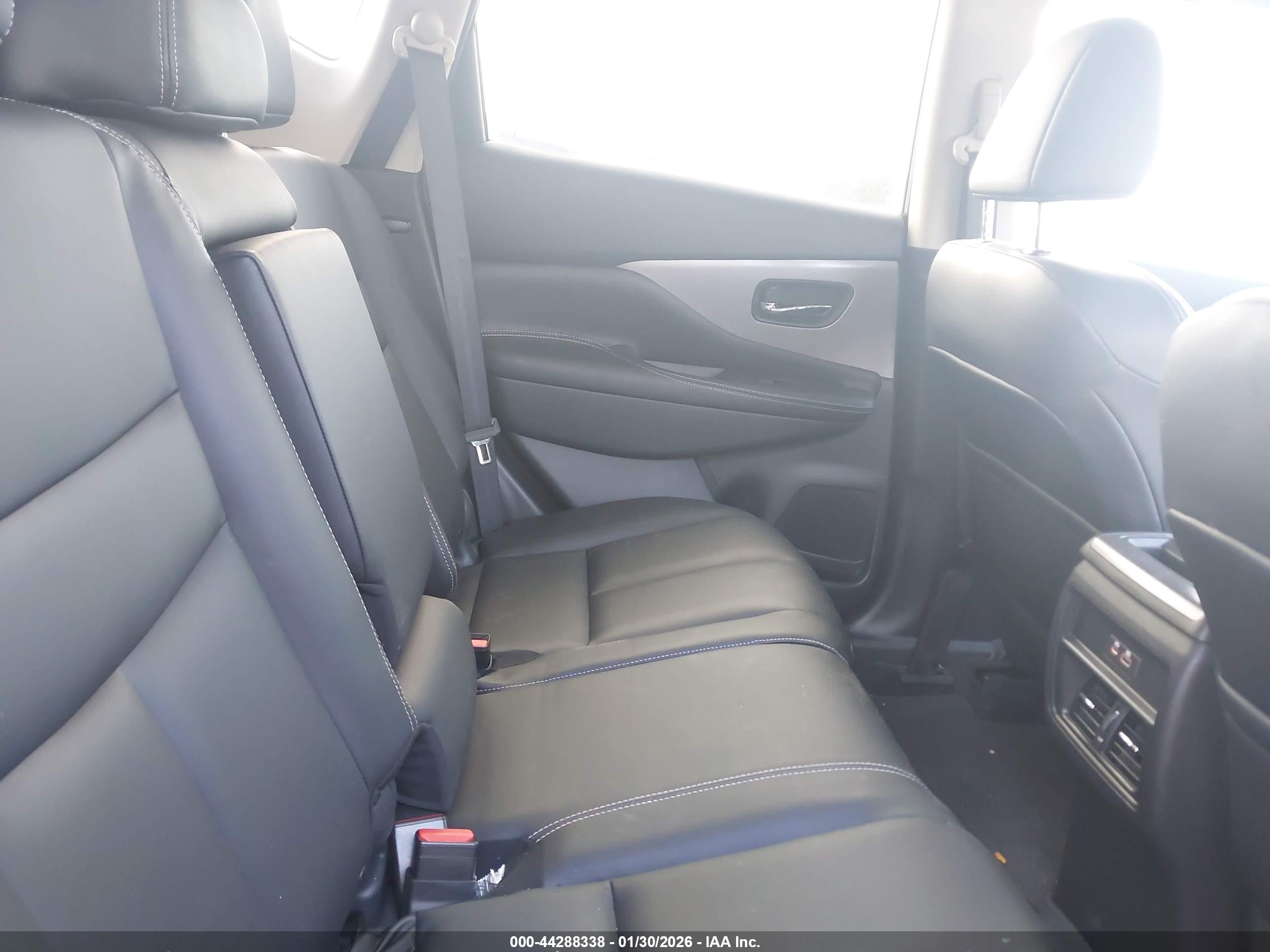NISSAN MURANO image 8
