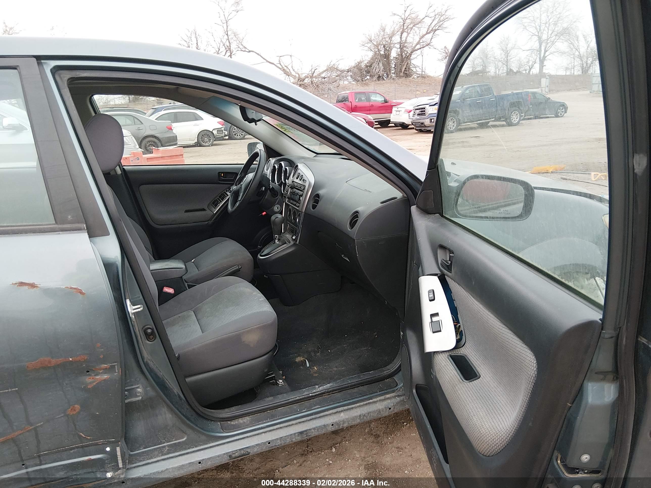 PONTIAC VIBE image 5