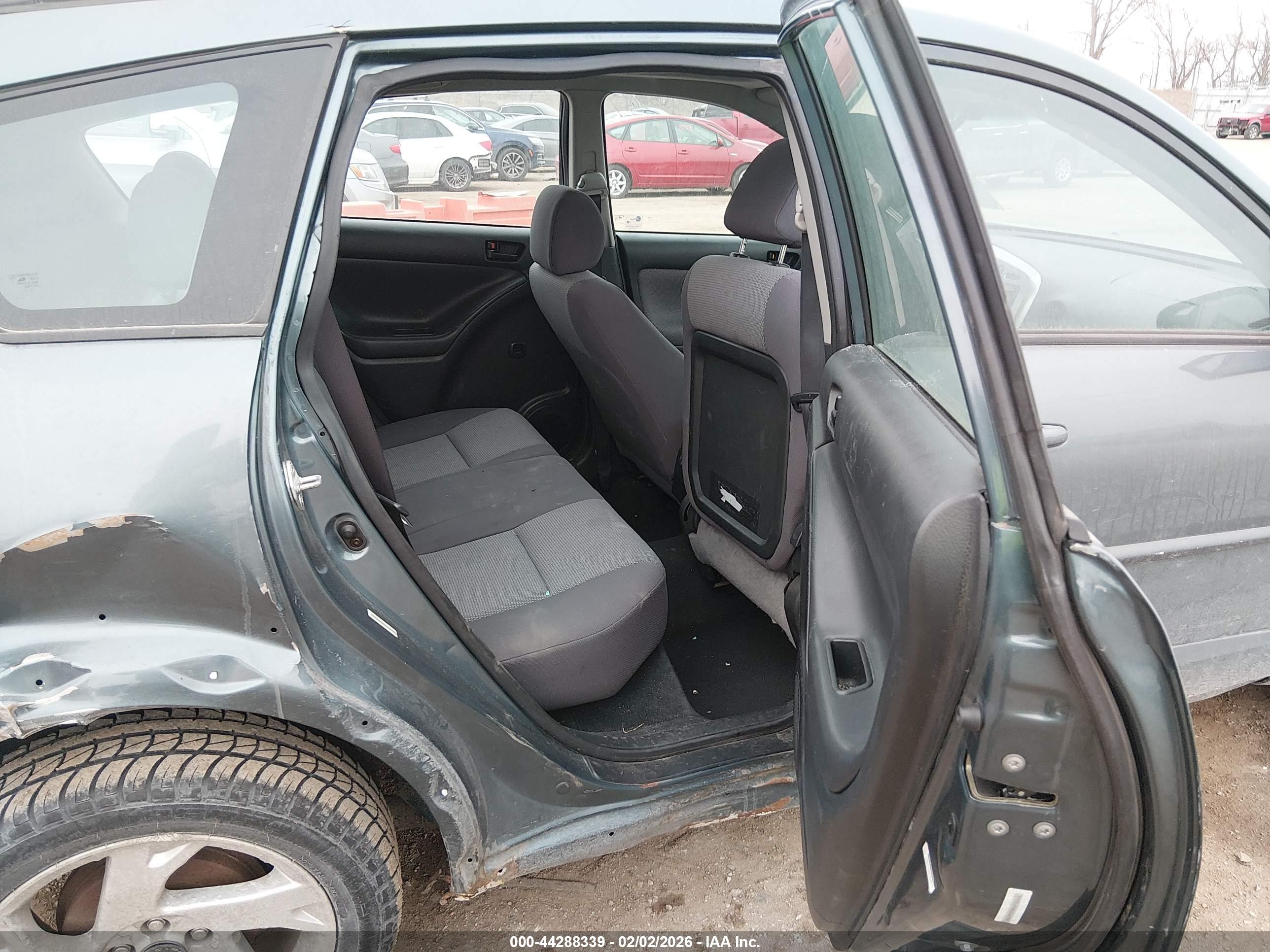 PONTIAC VIBE image 8