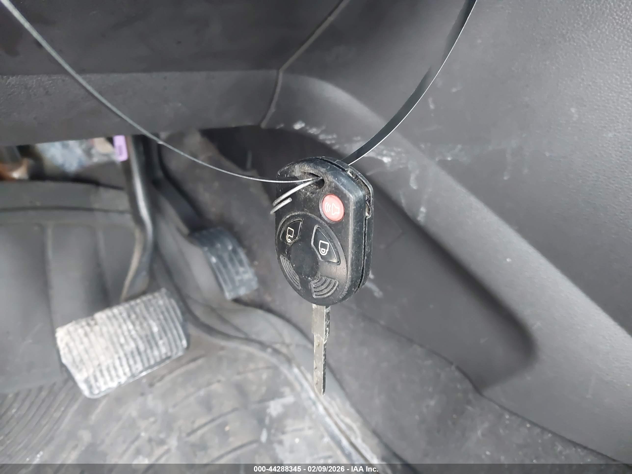 FORD ESCAPE image 11