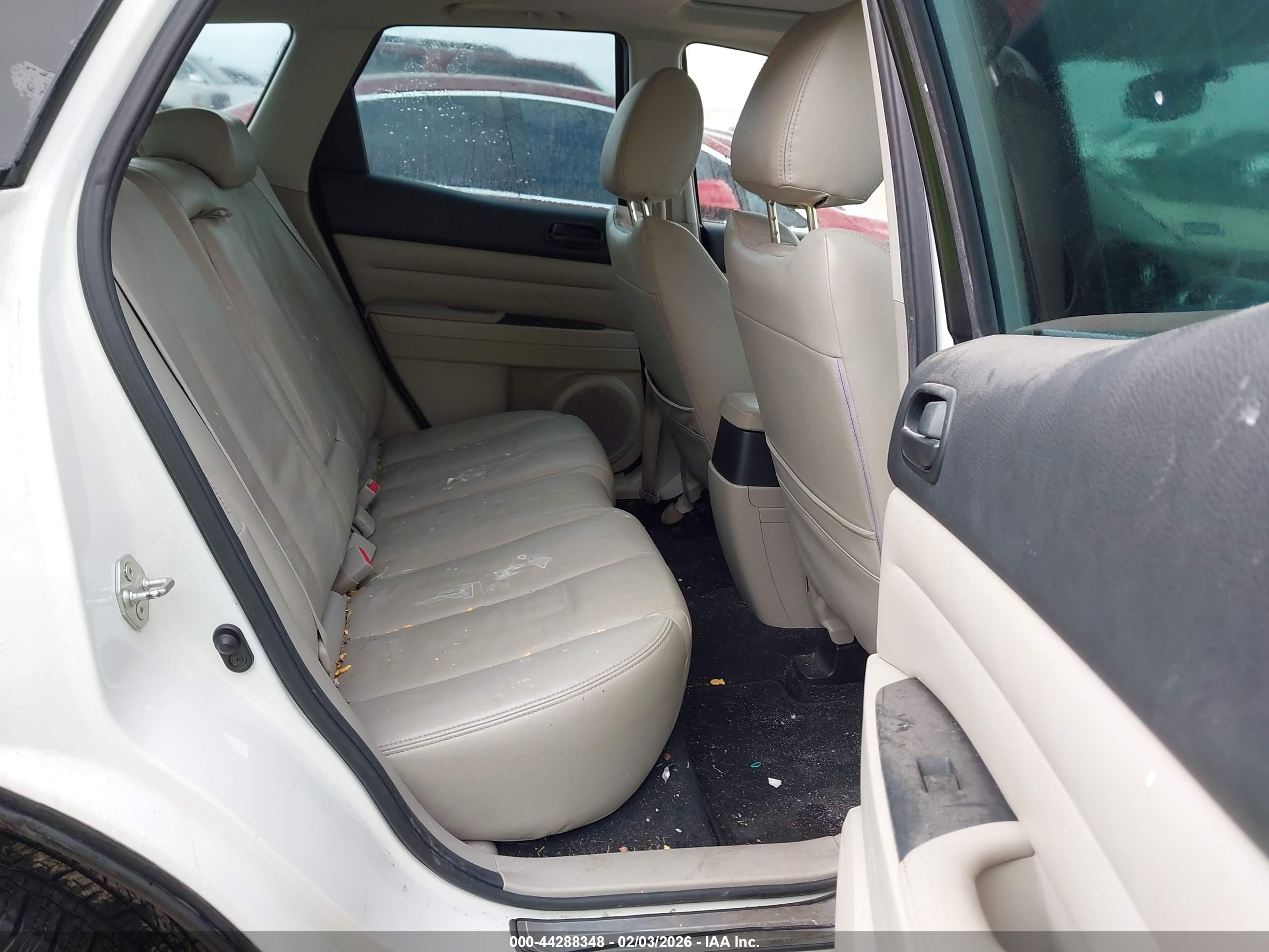 MAZDA CX-7 image 8