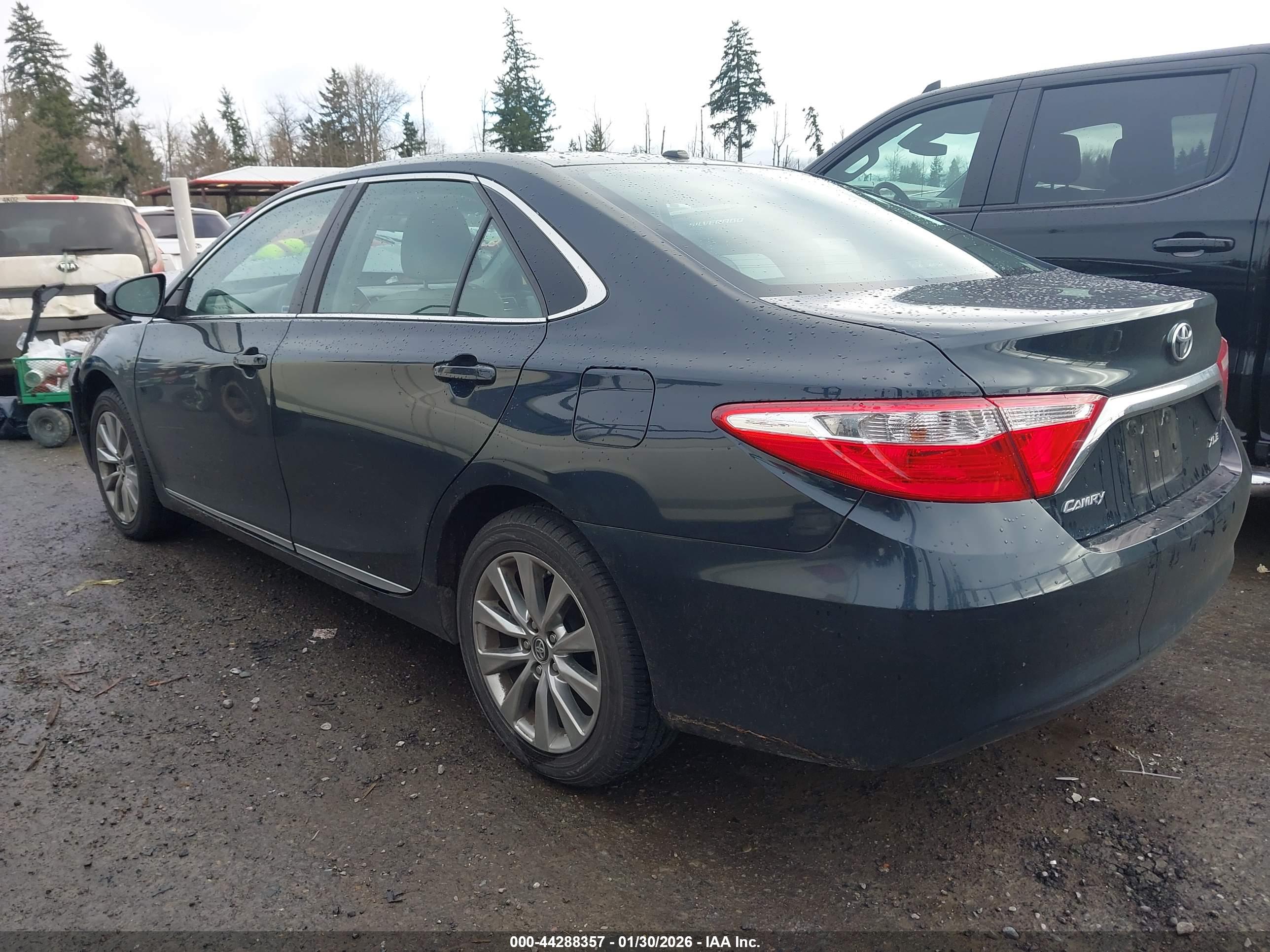 TOYOTA CAMRY image 3
