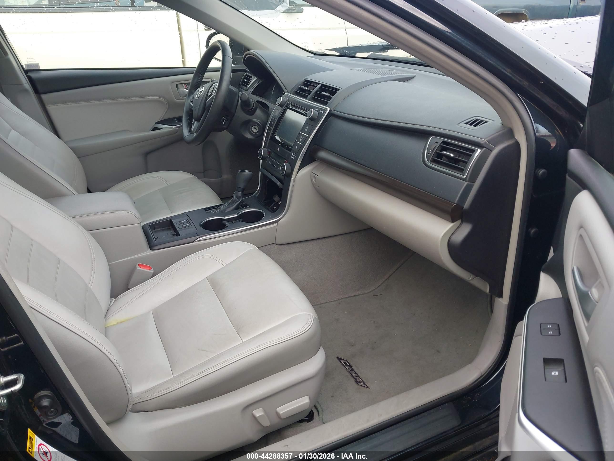 TOYOTA CAMRY image 5