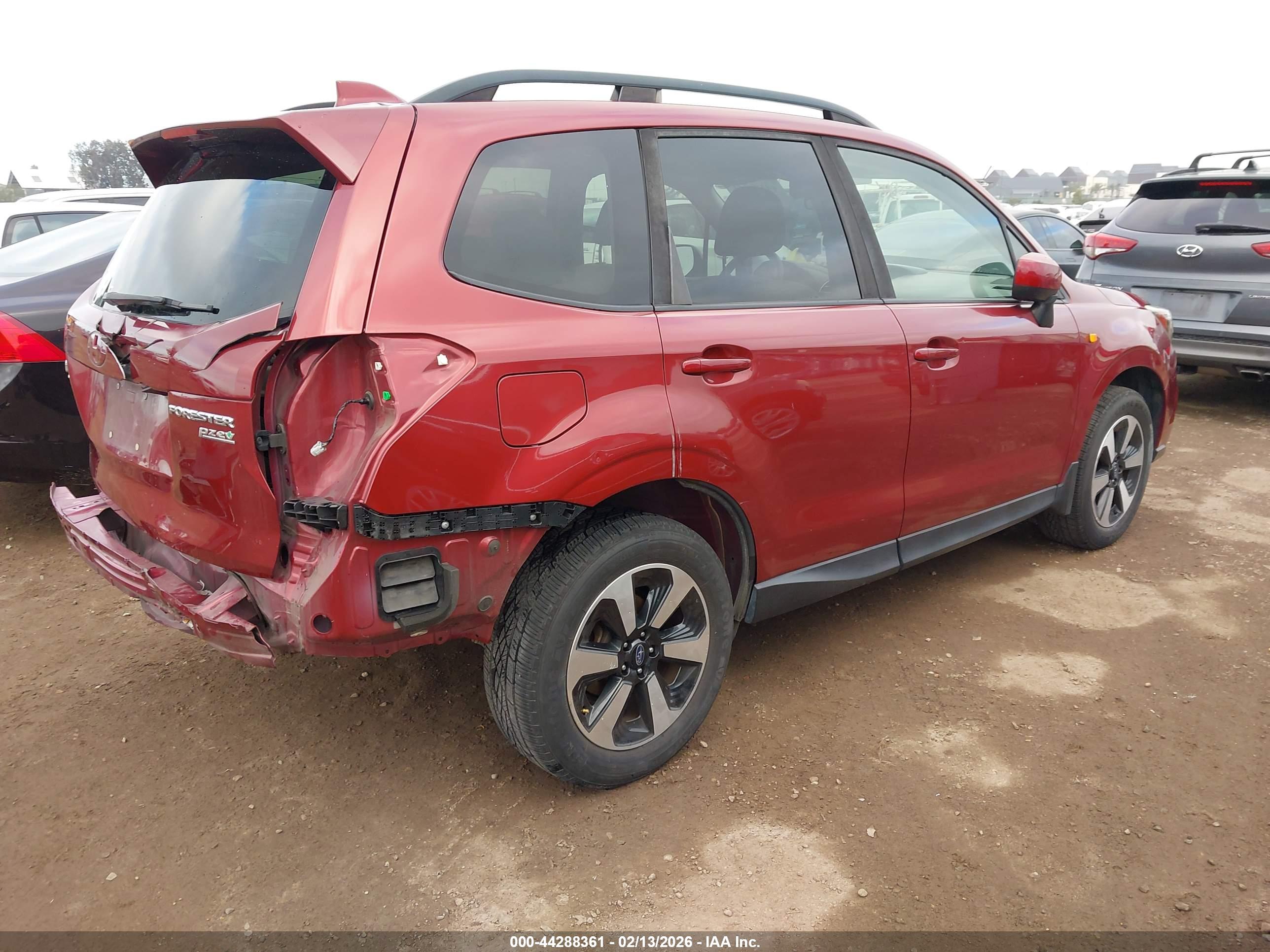 SUBARU FORESTER image 4