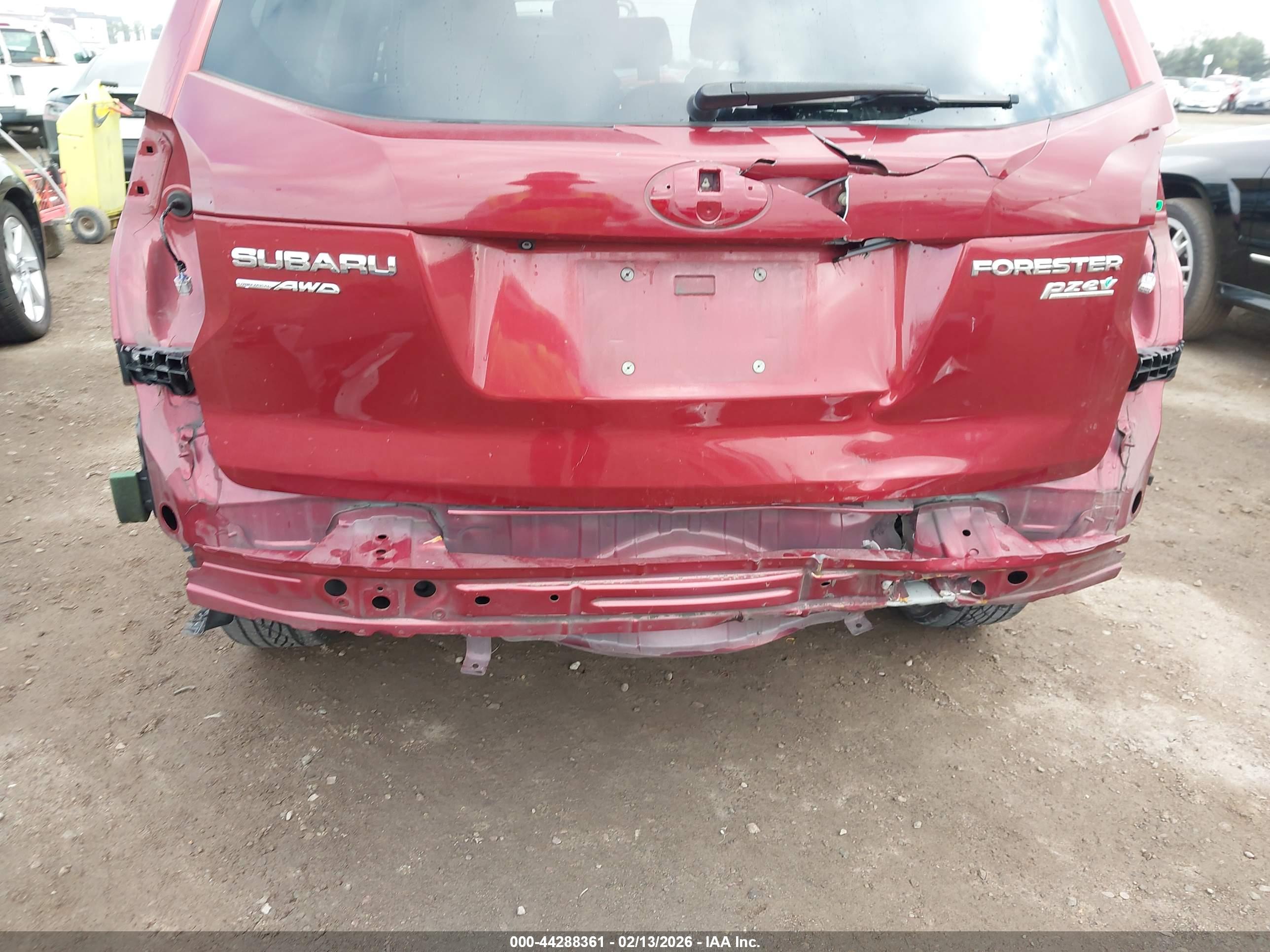 SUBARU FORESTER image 6