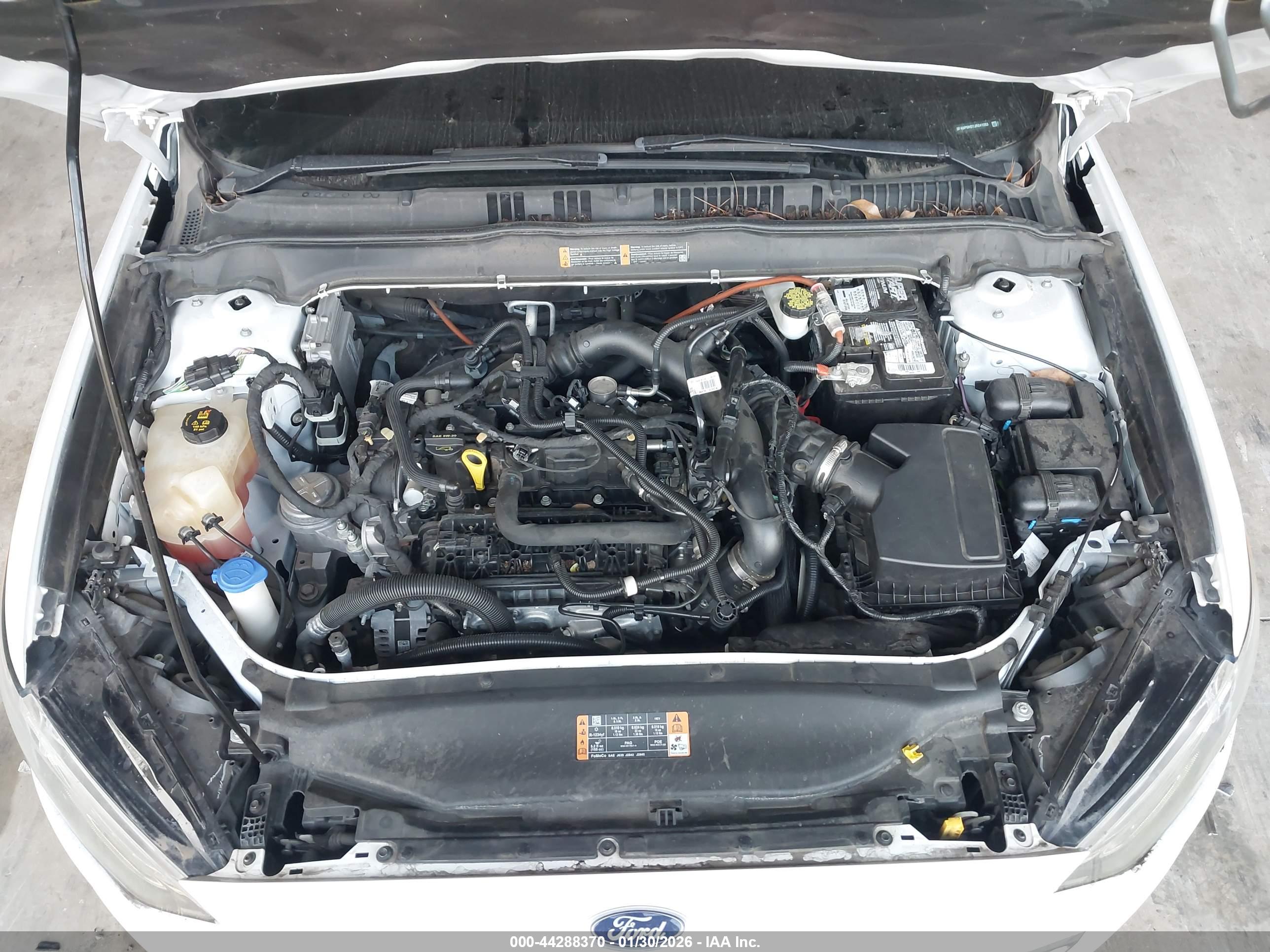 FORD FUSION image 10