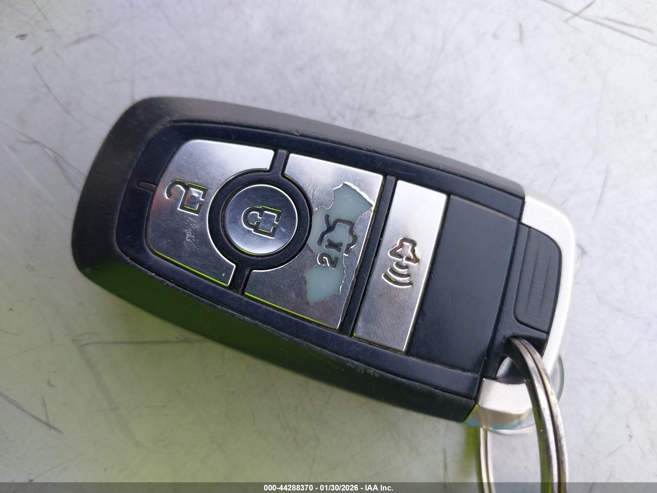 FORD FUSION image 11