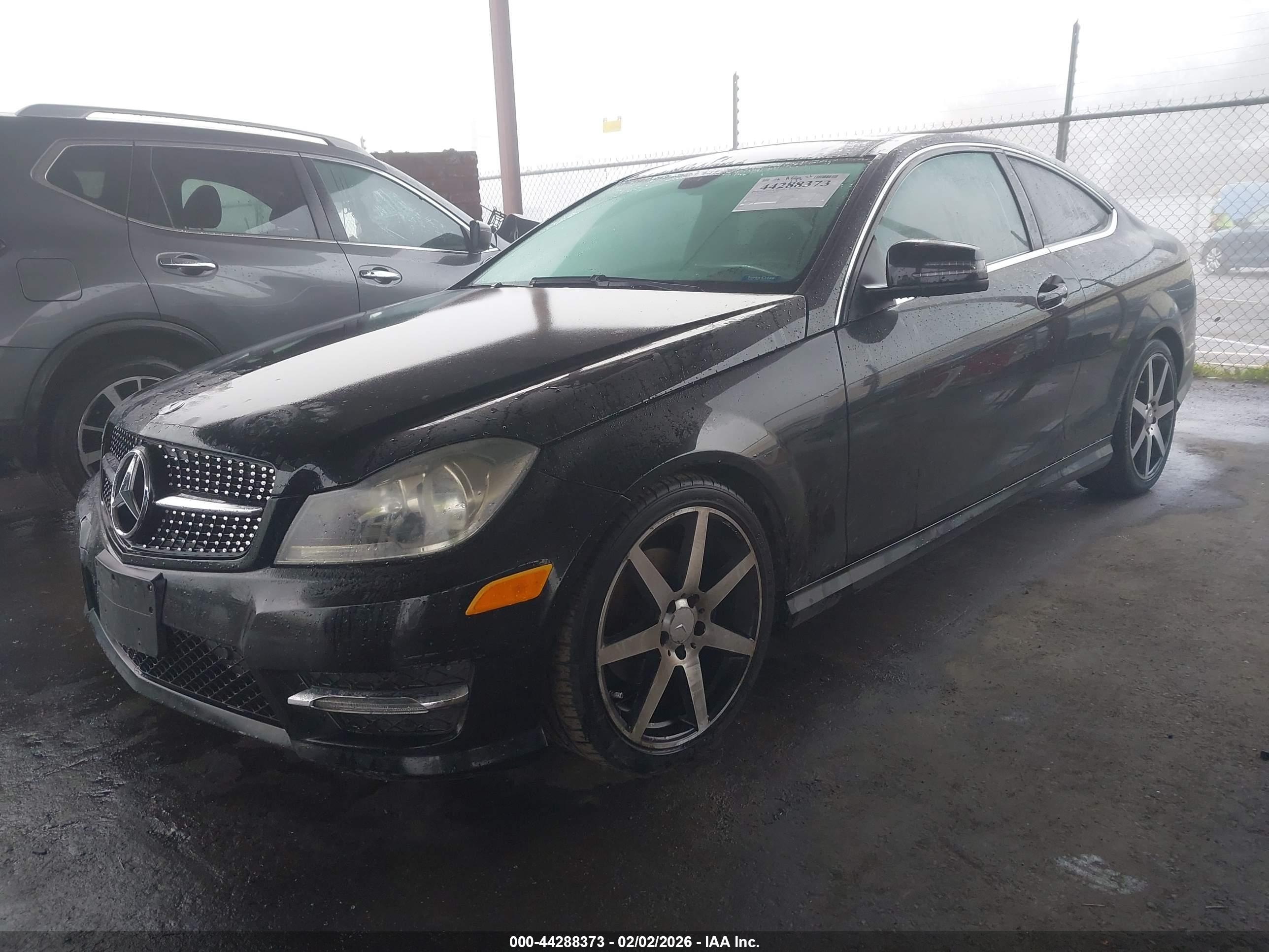MERCEDES-BENZ C image 2