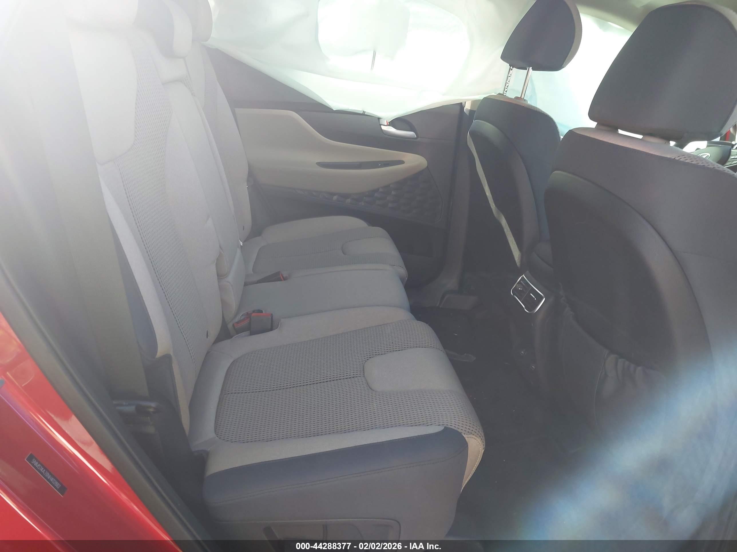 HYUNDAI SANTA image 8
