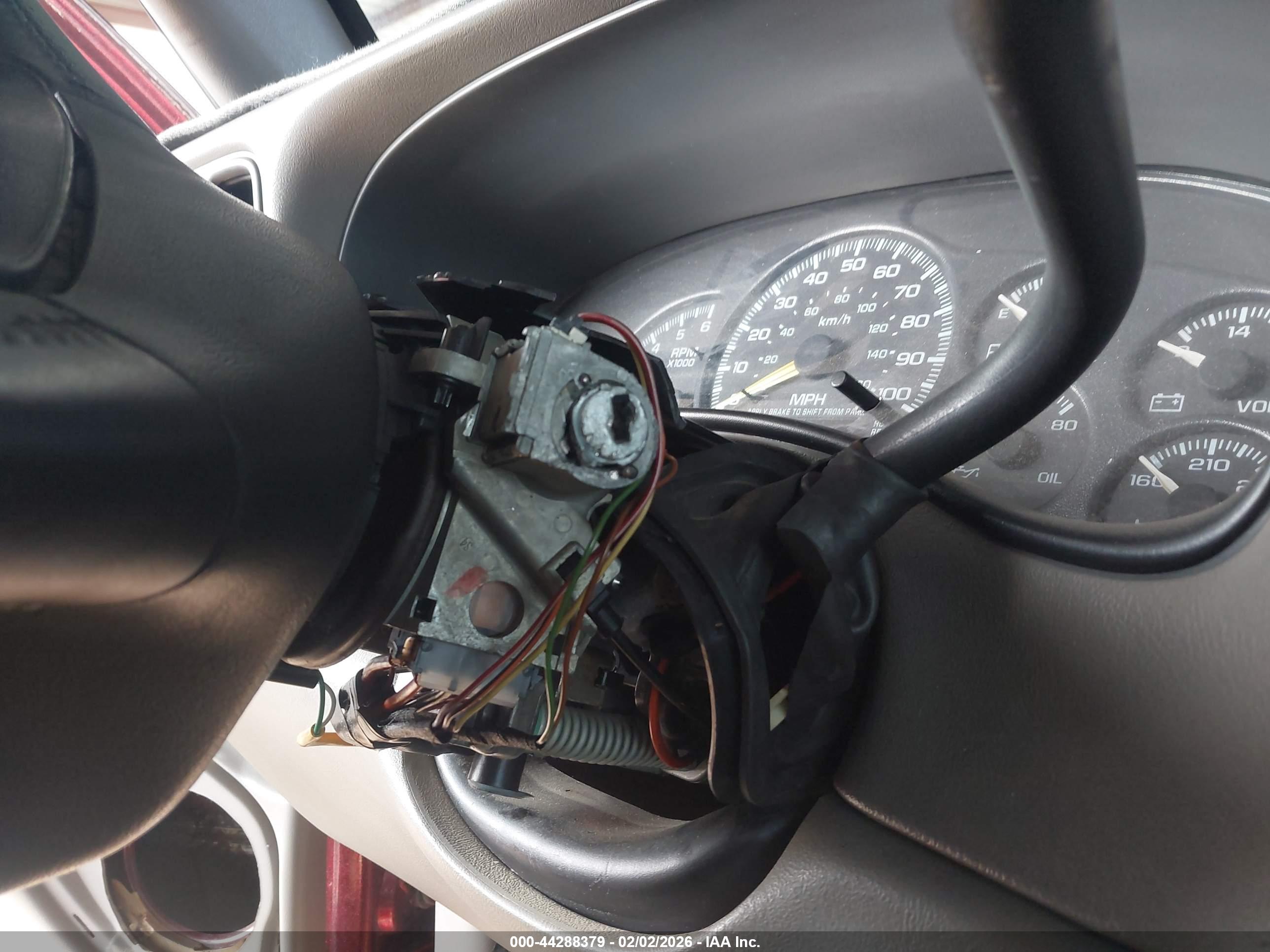 CHEVROLET SILVERADO image 6