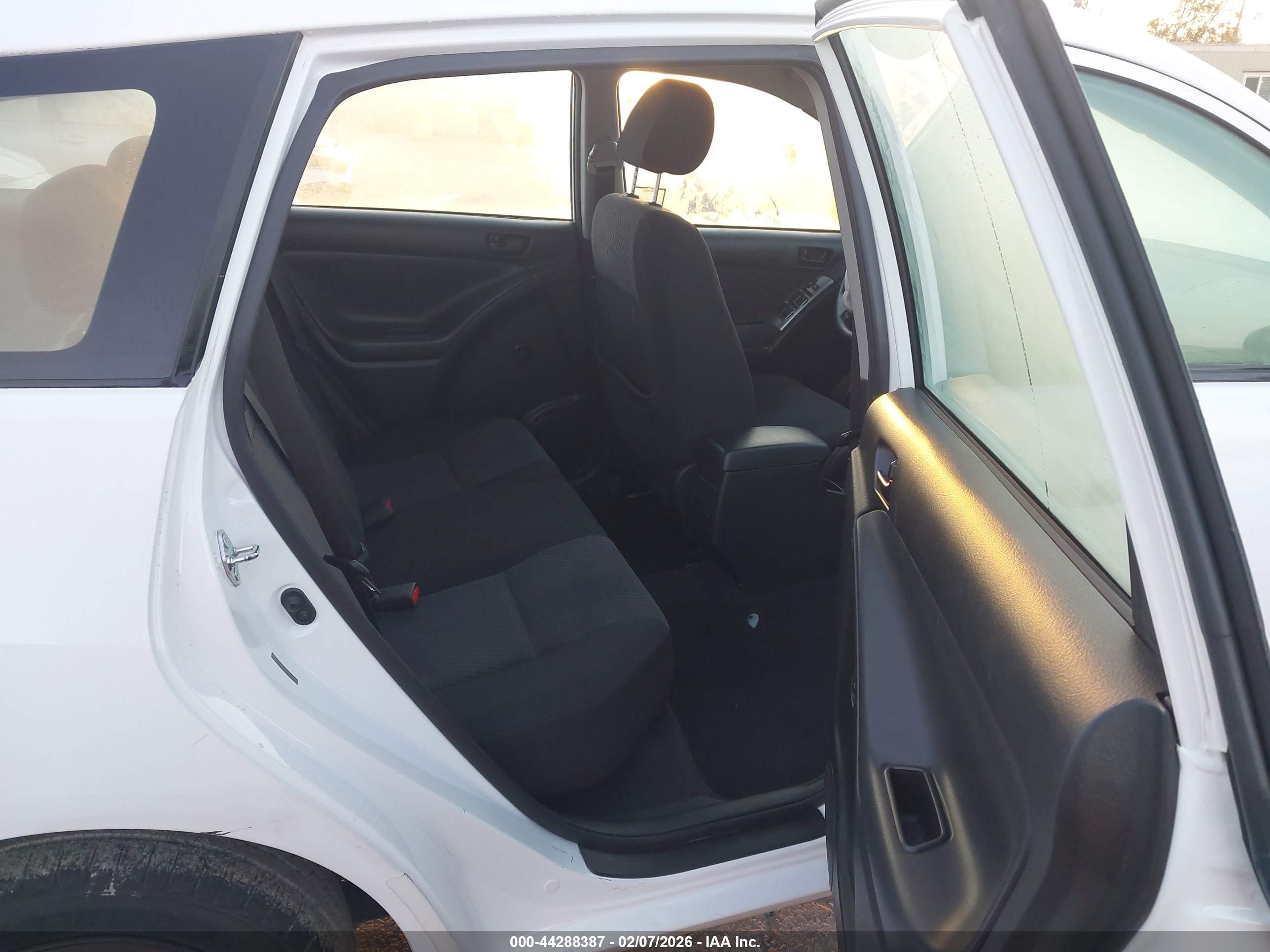 TOYOTA MATRIX image 8