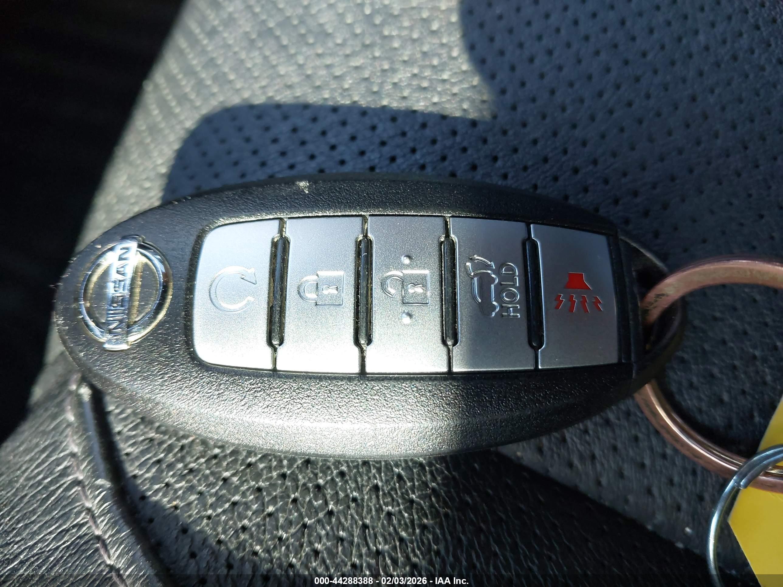 NISSAN ROGUE image 11