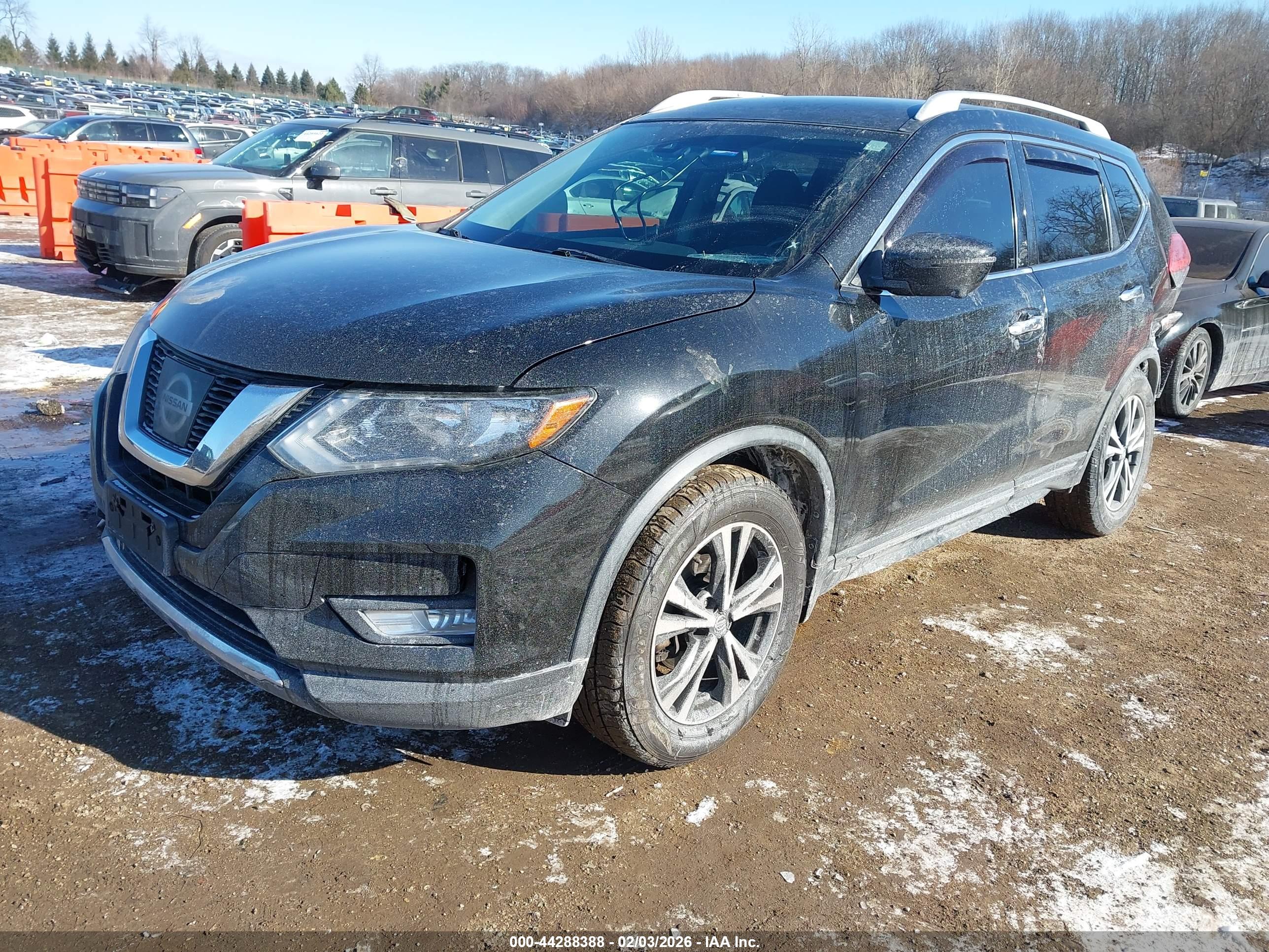 NISSAN ROGUE image 2