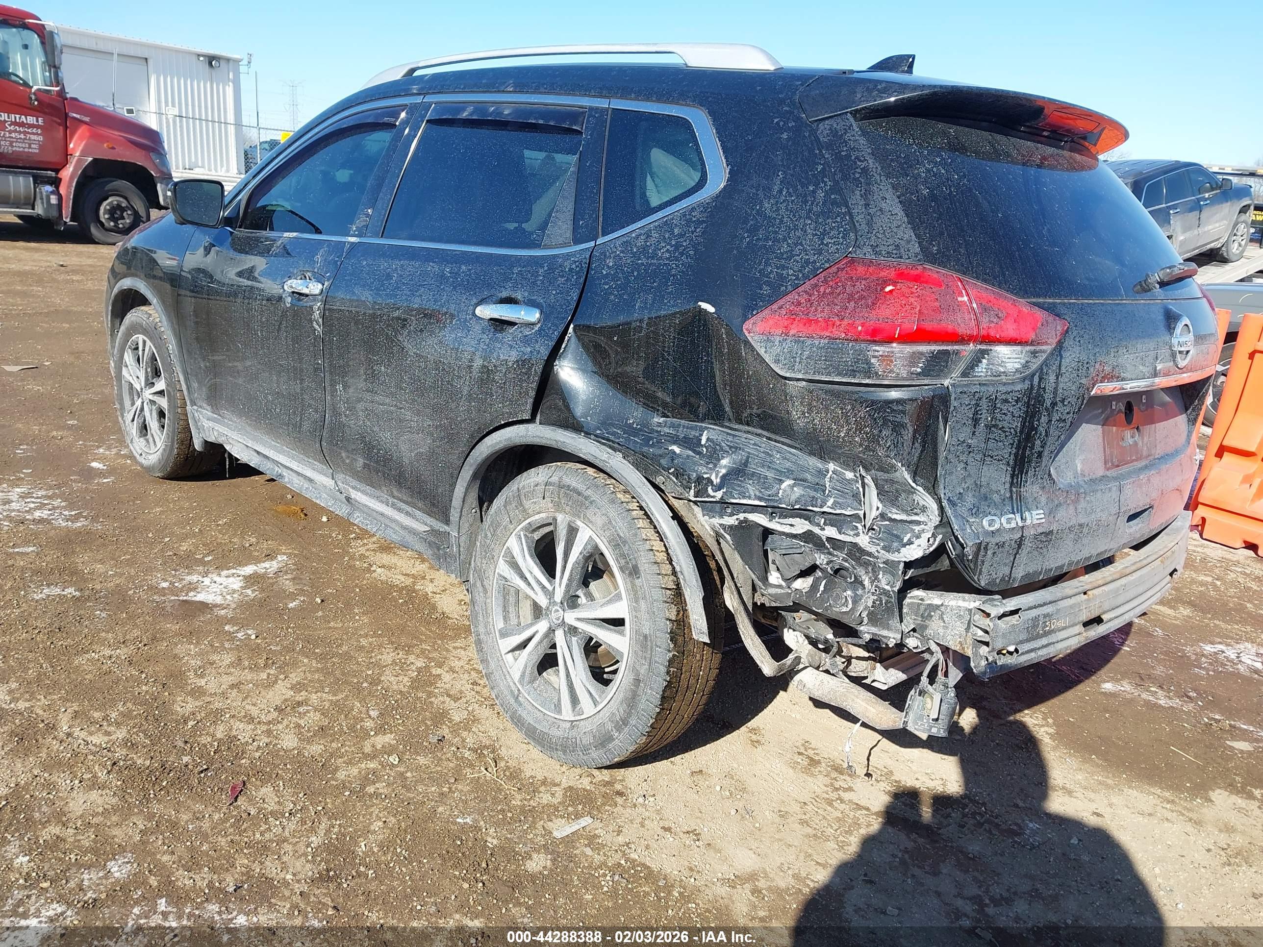 NISSAN ROGUE image 3