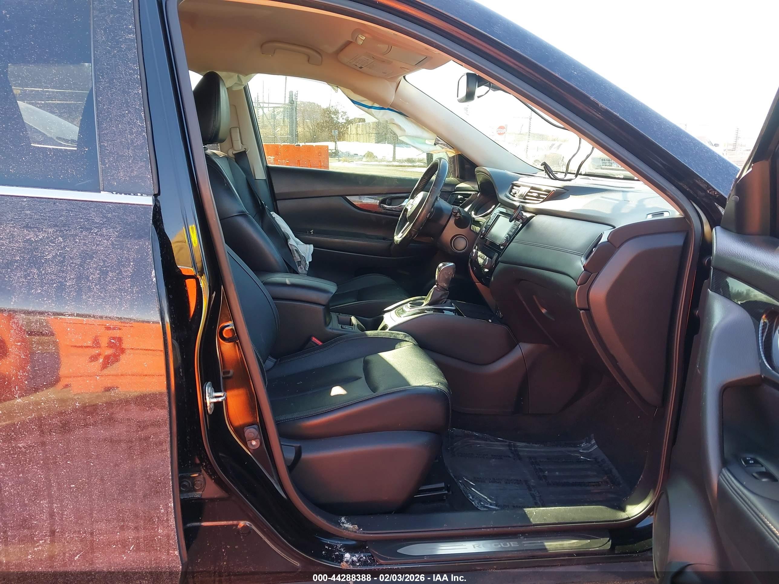 NISSAN ROGUE image 5