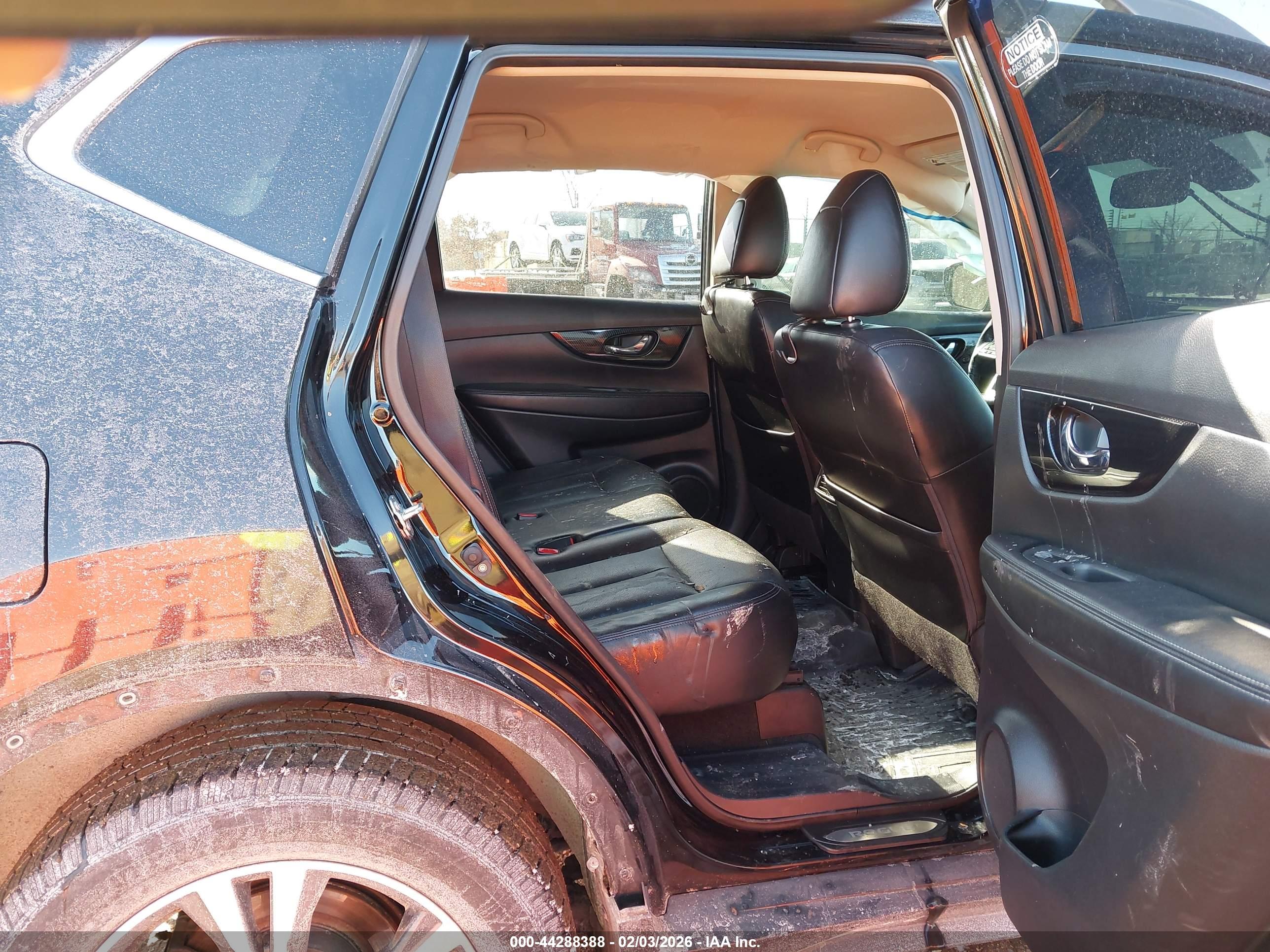 NISSAN ROGUE image 8