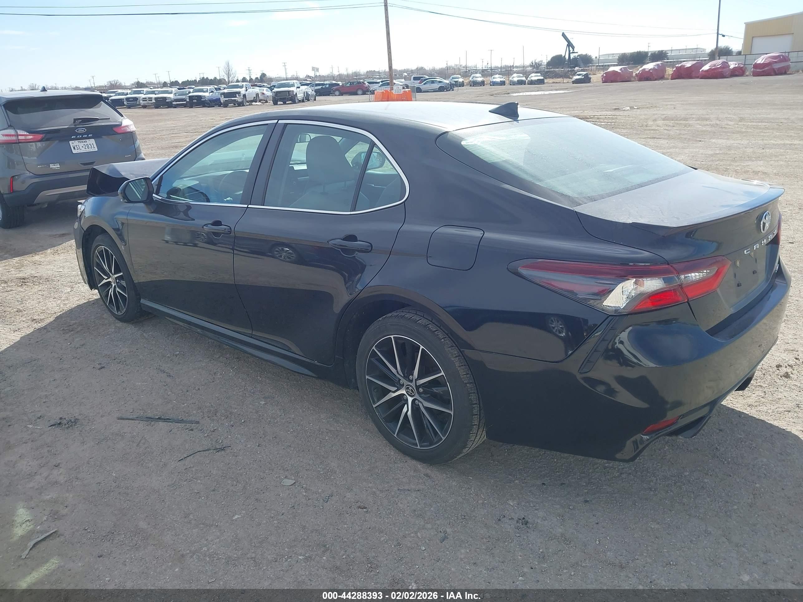 TOYOTA CAMRY image 3