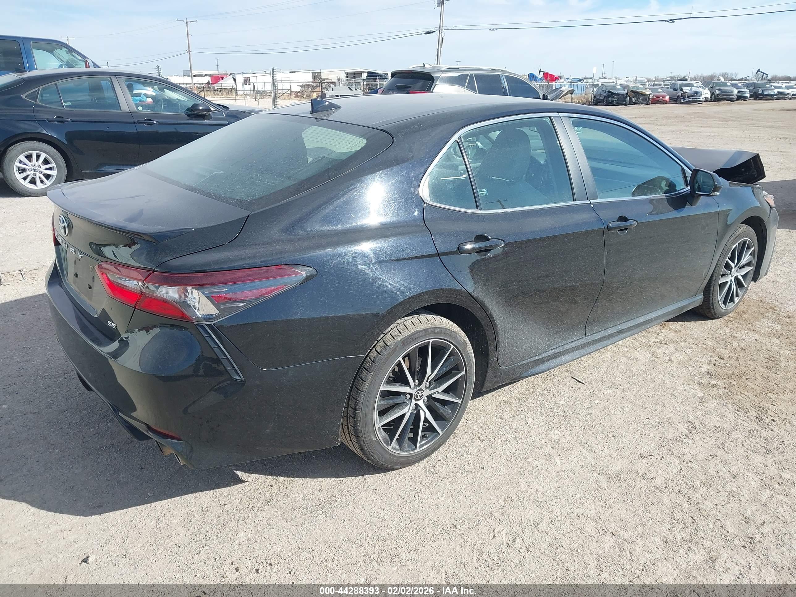 TOYOTA CAMRY image 4