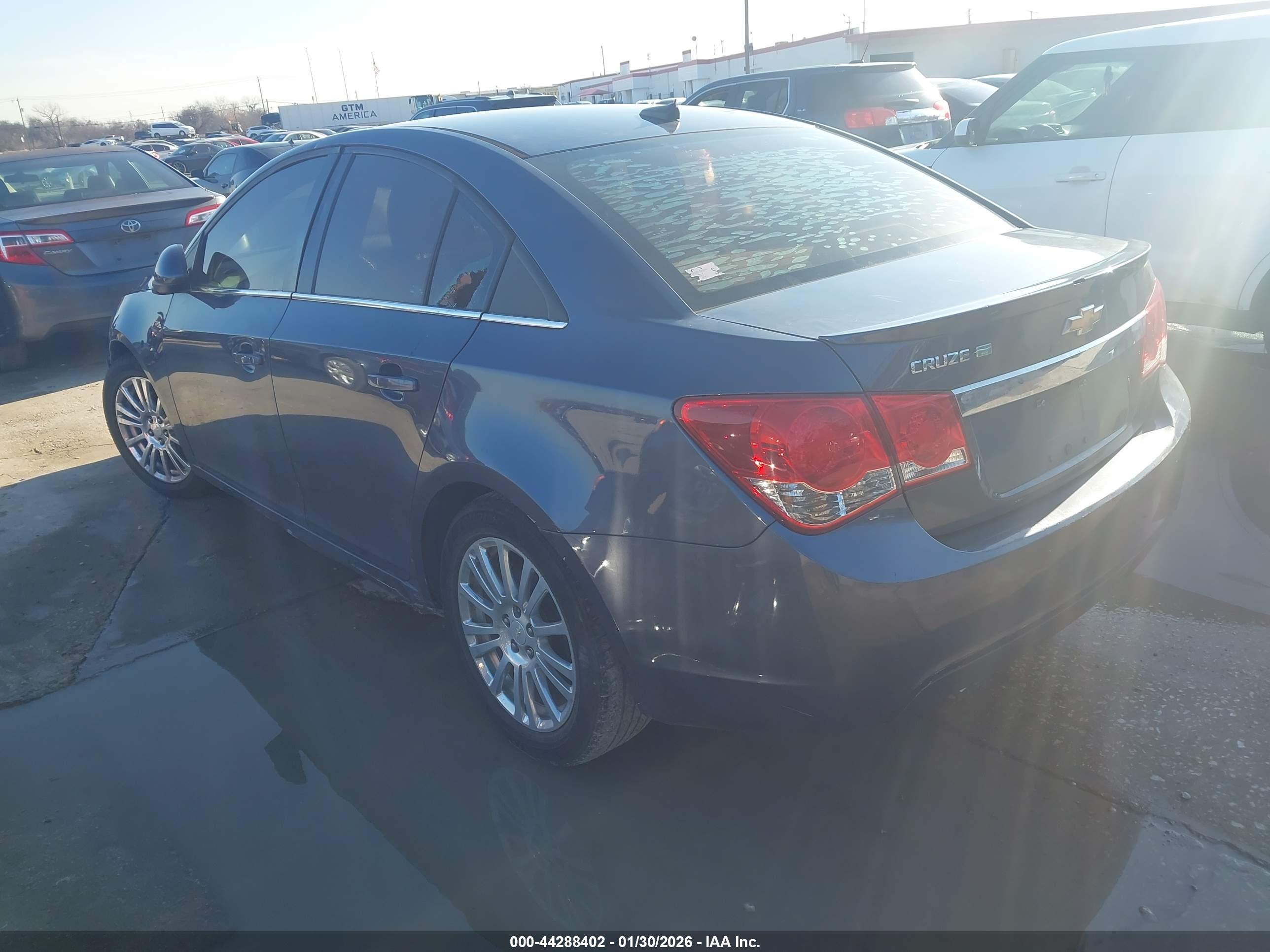 CHEVROLET CRUZE image 3