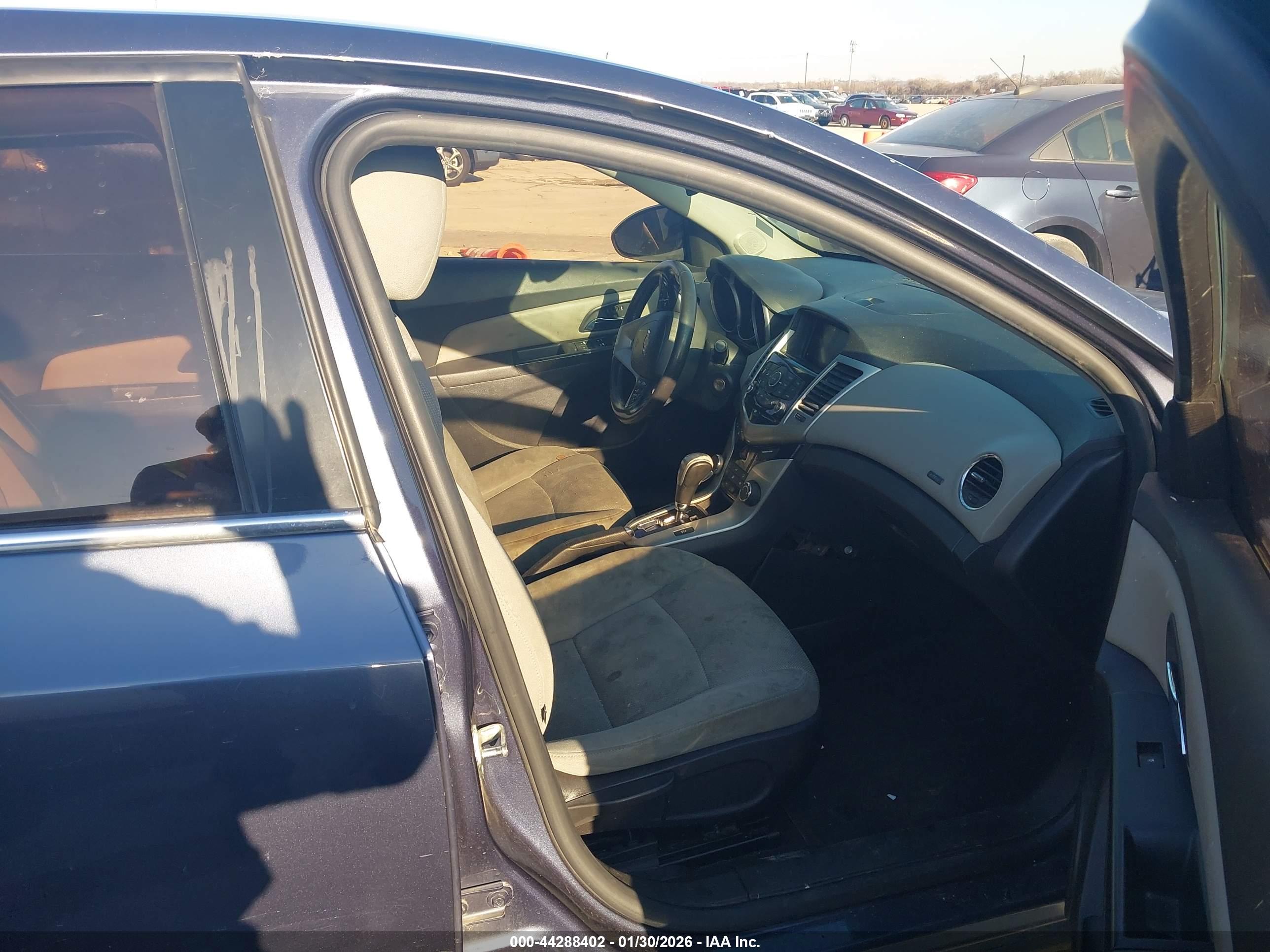 CHEVROLET CRUZE image 5