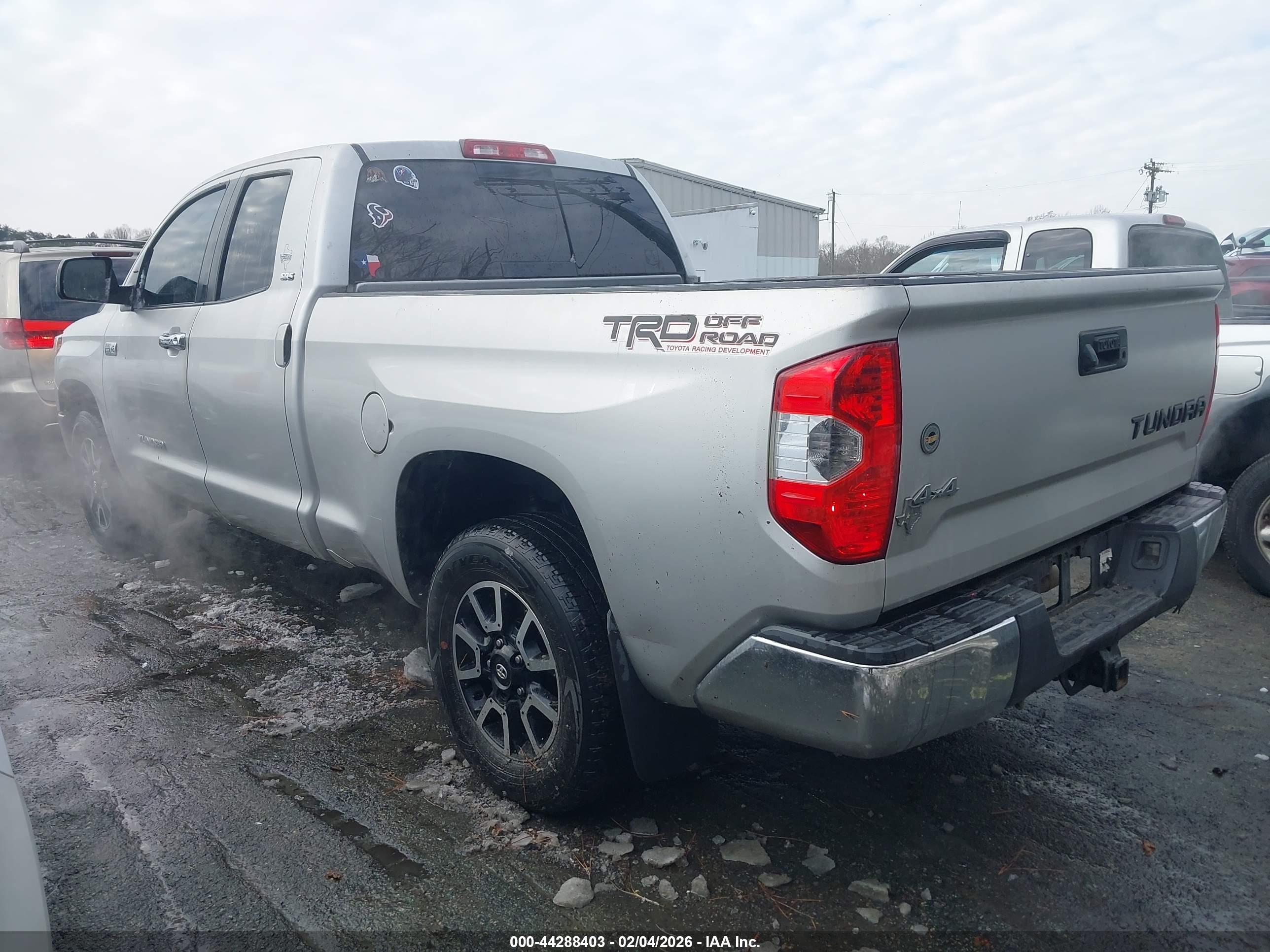 TOYOTA TUNDRA image 3