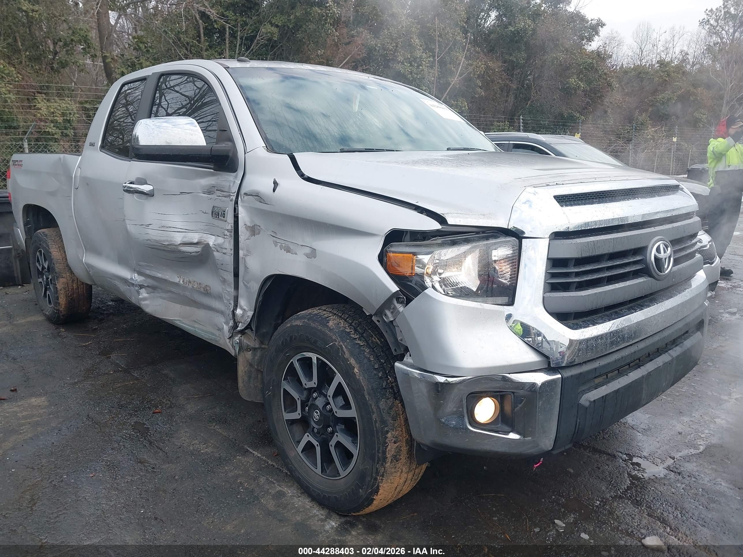 TOYOTA TUNDRA image 6