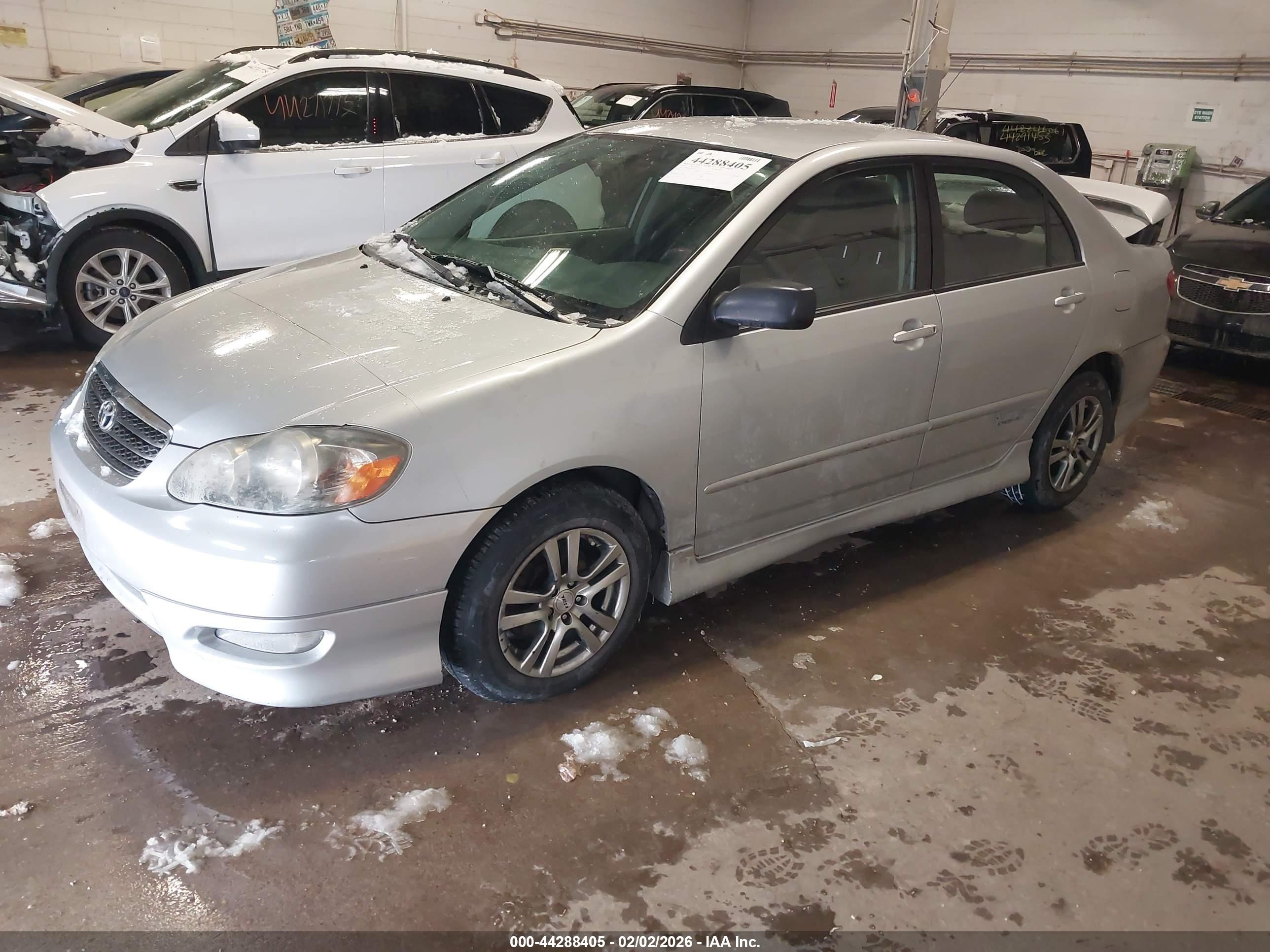 TOYOTA COROLLA image 2