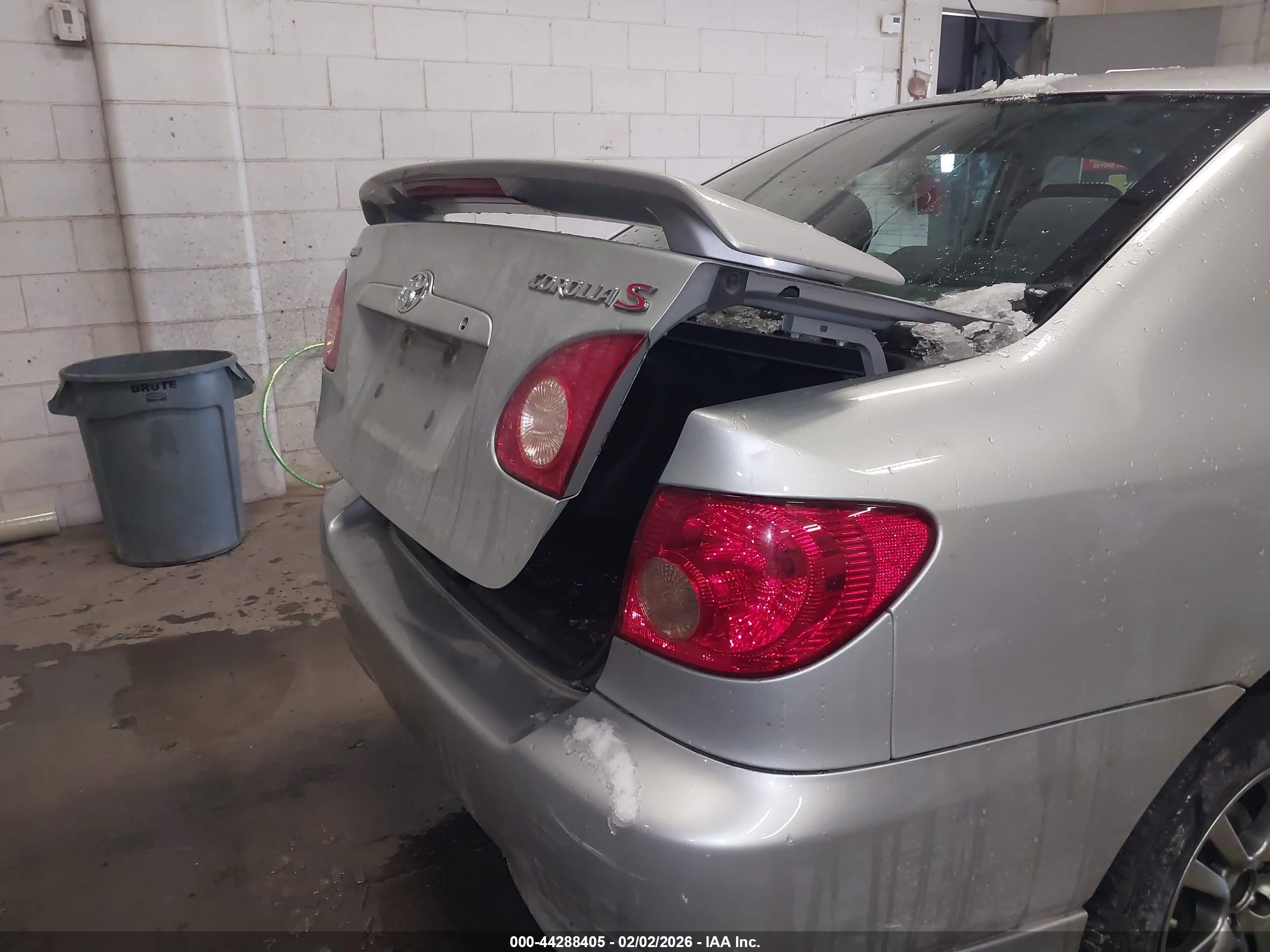 TOYOTA COROLLA image 6