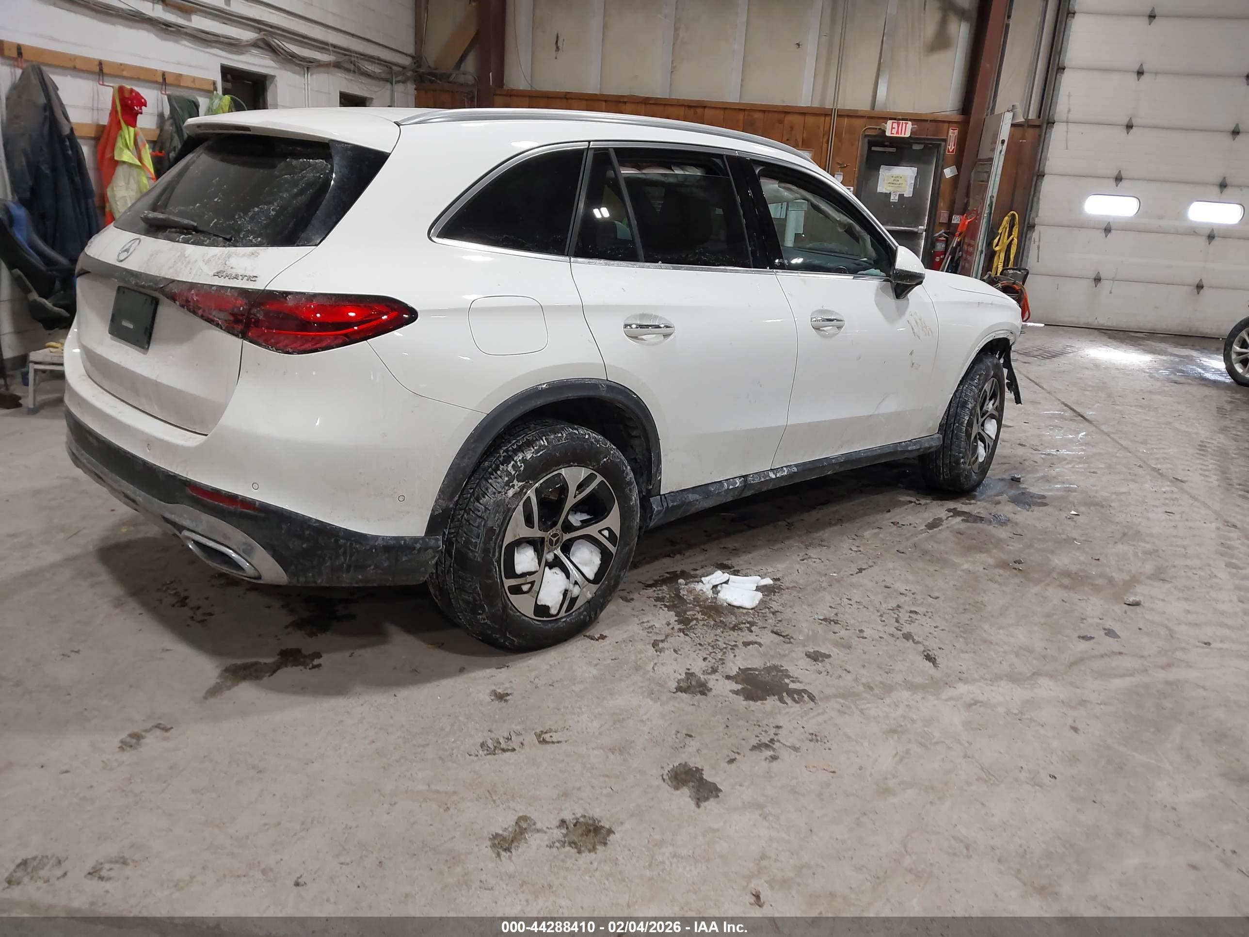 MERCEDES-BENZ GLC image 4